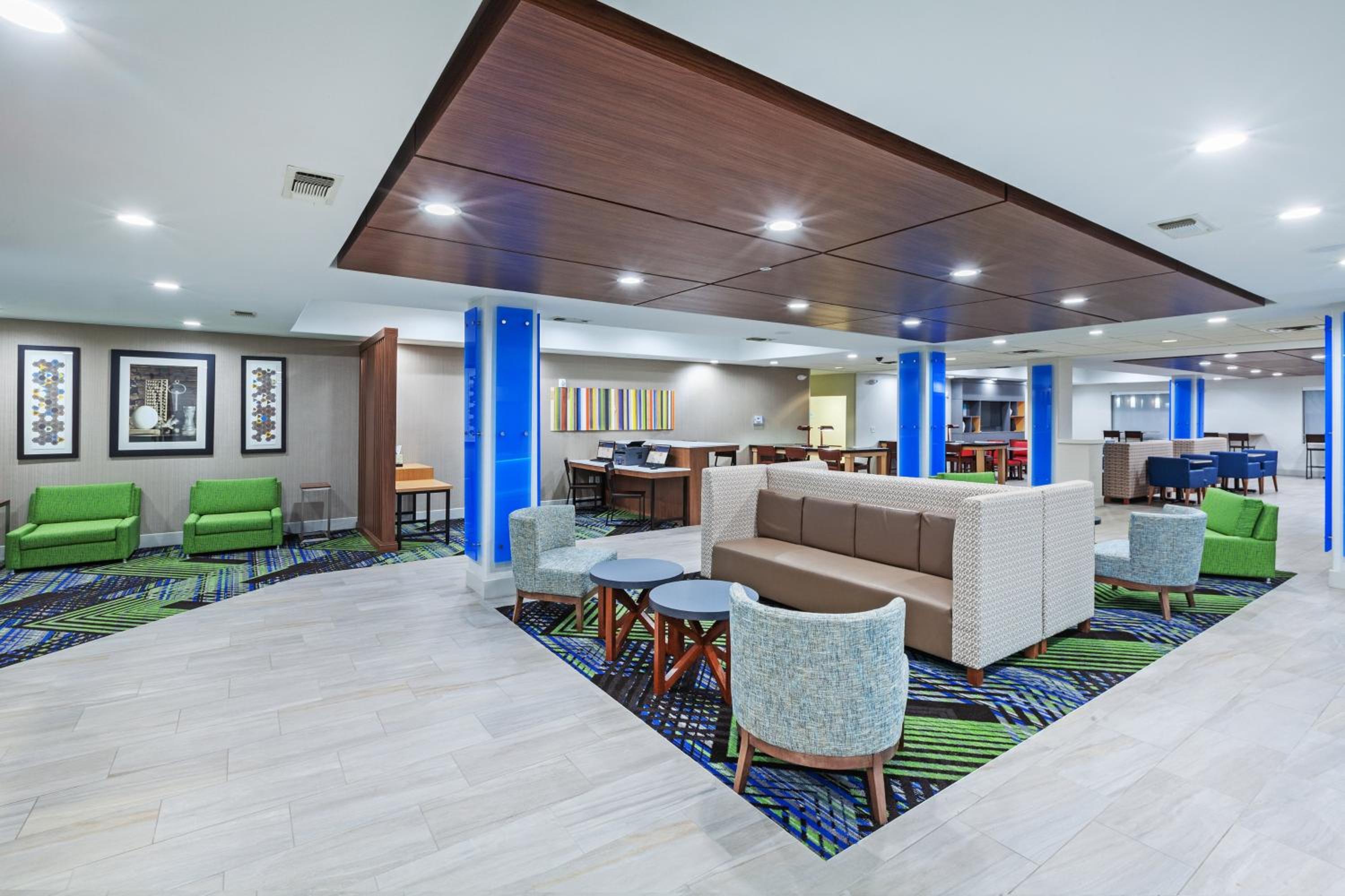 Longview Vacations - Holiday Inn Express Suites Longview South I-20, an IHG Hotel - Property Image 37