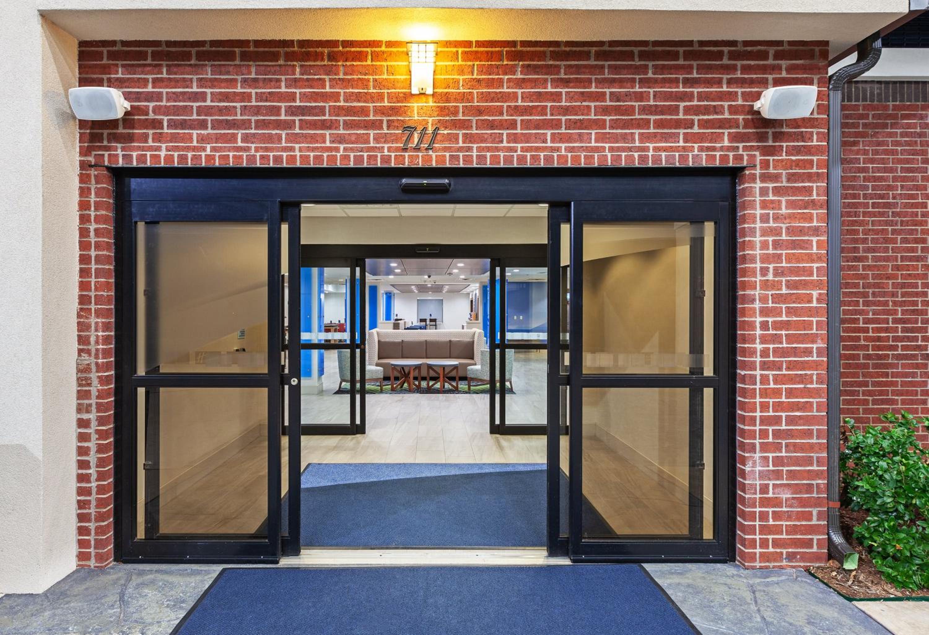 Longview Vacations - Holiday Inn Express Suites Longview South I-20, an IHG Hotel - Property Image 35