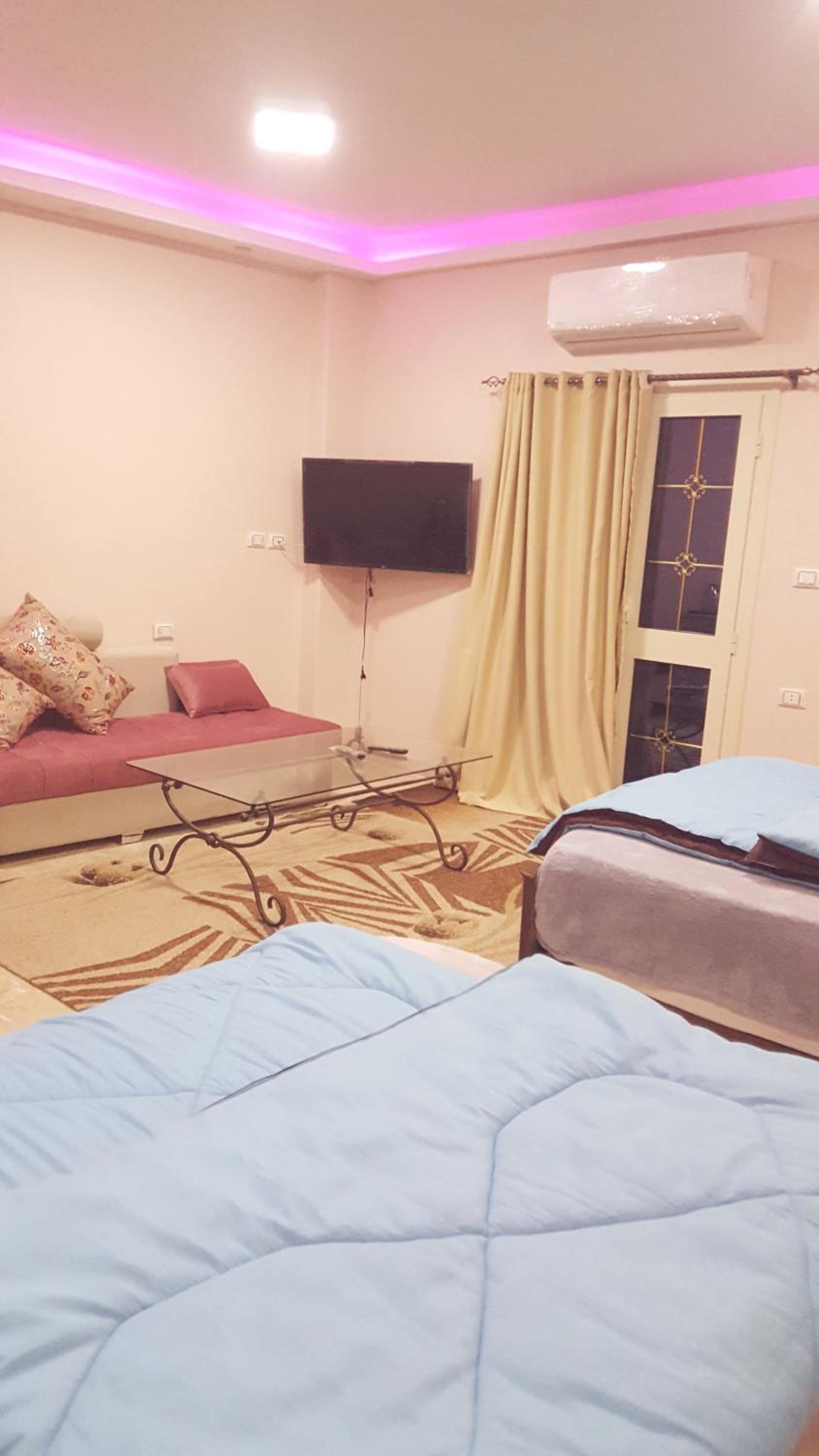 Royal Pyramids Inn