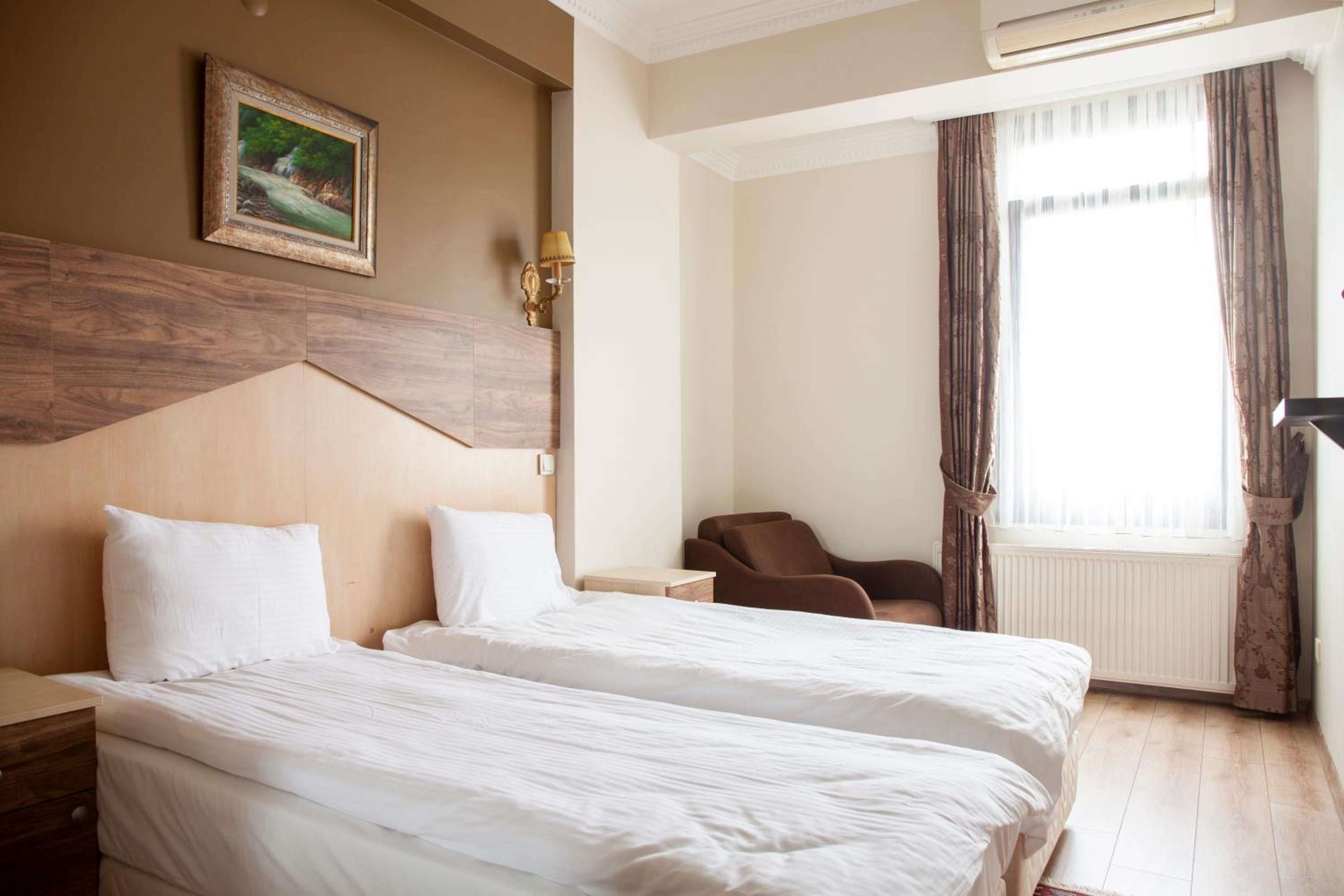 Sheriff Royal Suite - Image 22