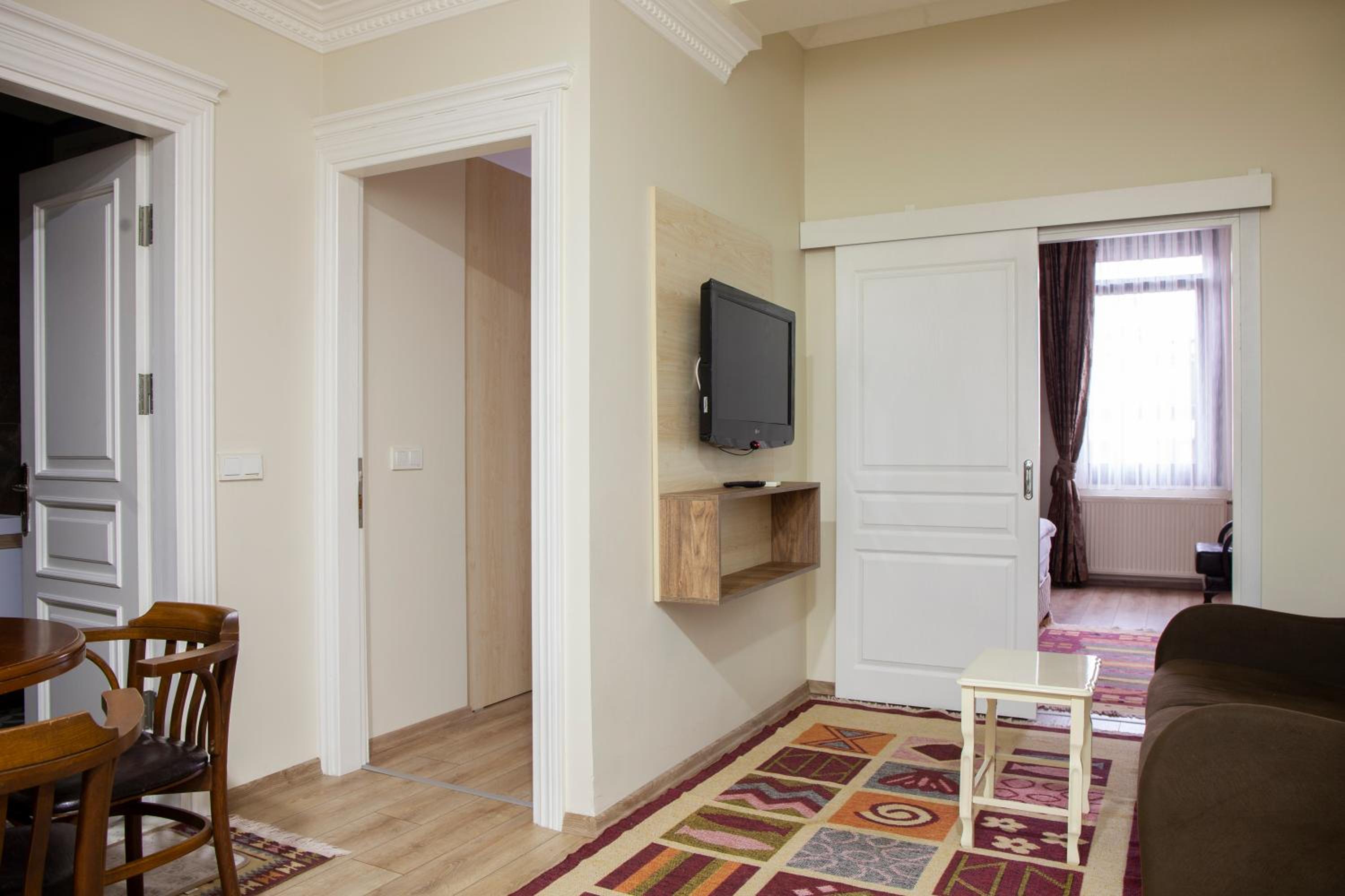 Sheriff Royal Suite - Image 20