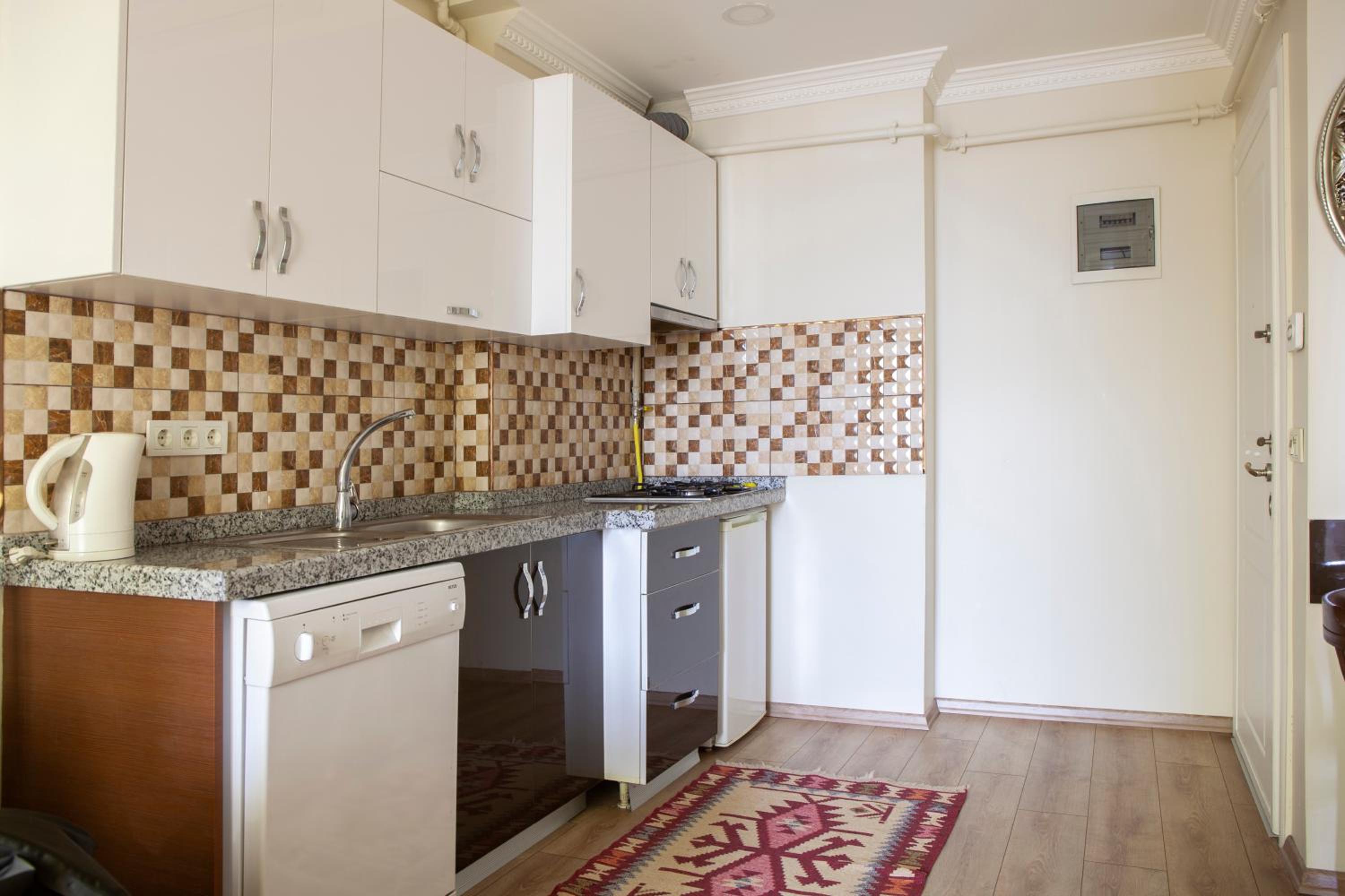 Sheriff Royal Suite - Image 9