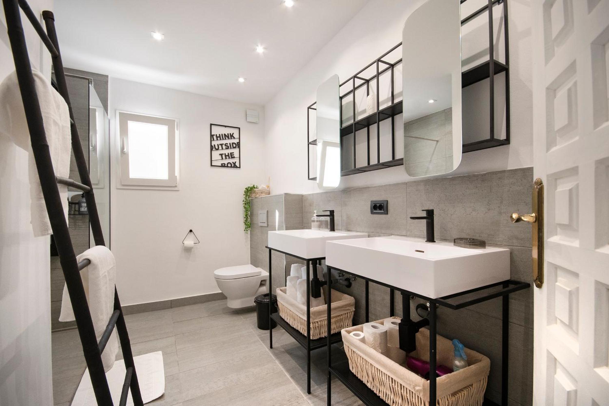 Sara 4 personas, free WIFI, chill-out, private pool, private tennis court - by Holiday Rentals Villamar photo 5