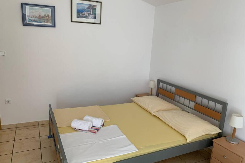 Apartment 2 with pool and amazing sea view view 4
