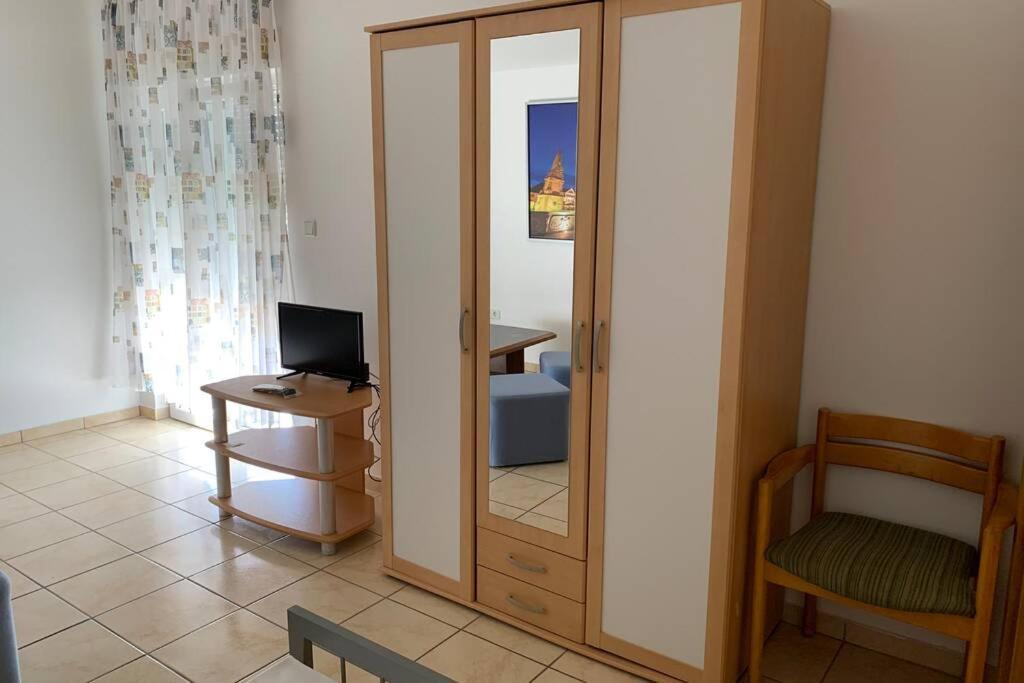Apartment 2 with pool and amazing sea view view 5