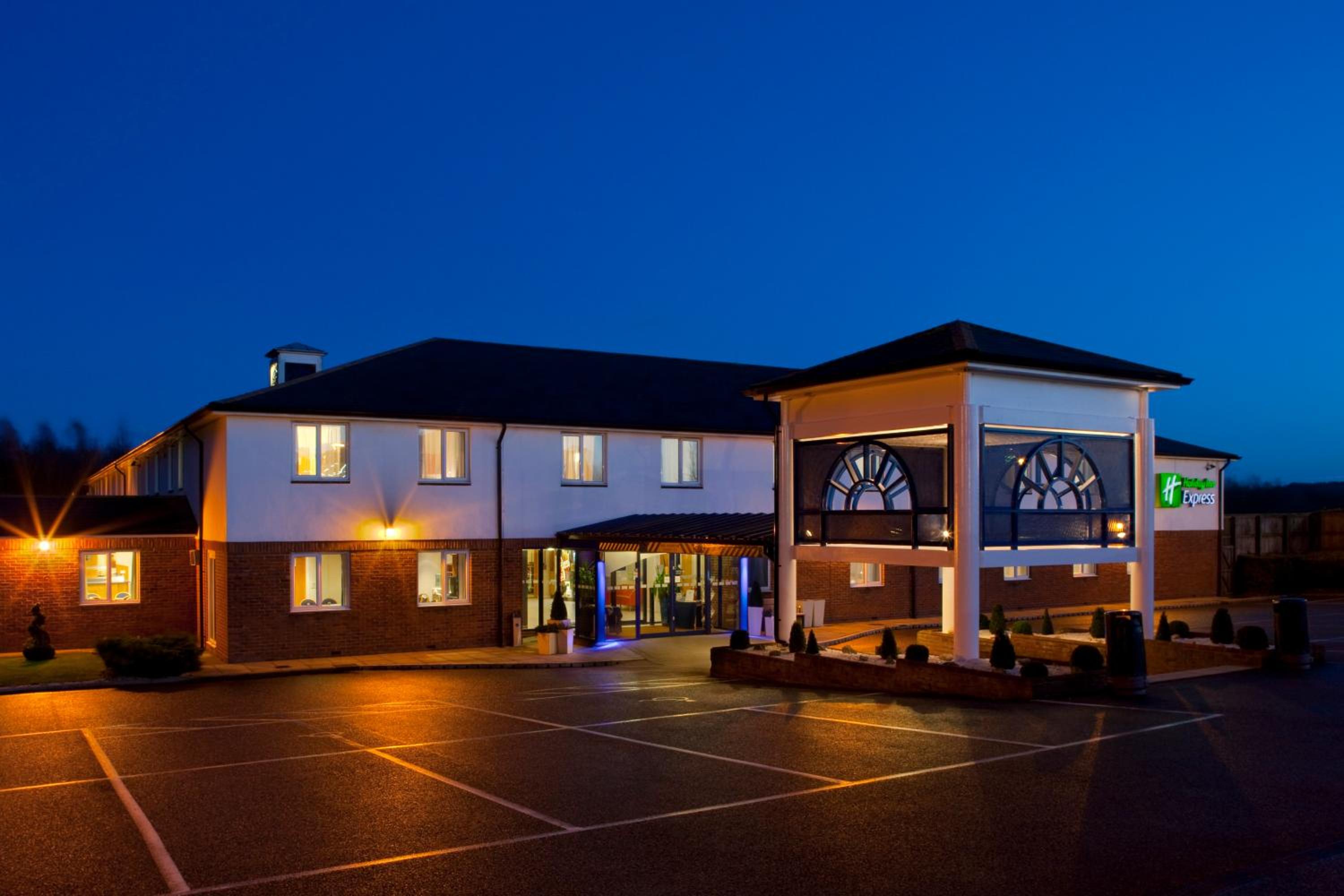 Hotel Holiday Inn Express Canterbury, an IHG Hotel - Image 1