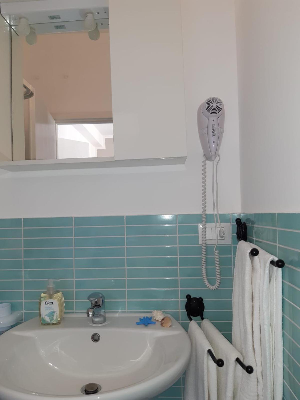Le Quattro Isole en Marsala — bathroom