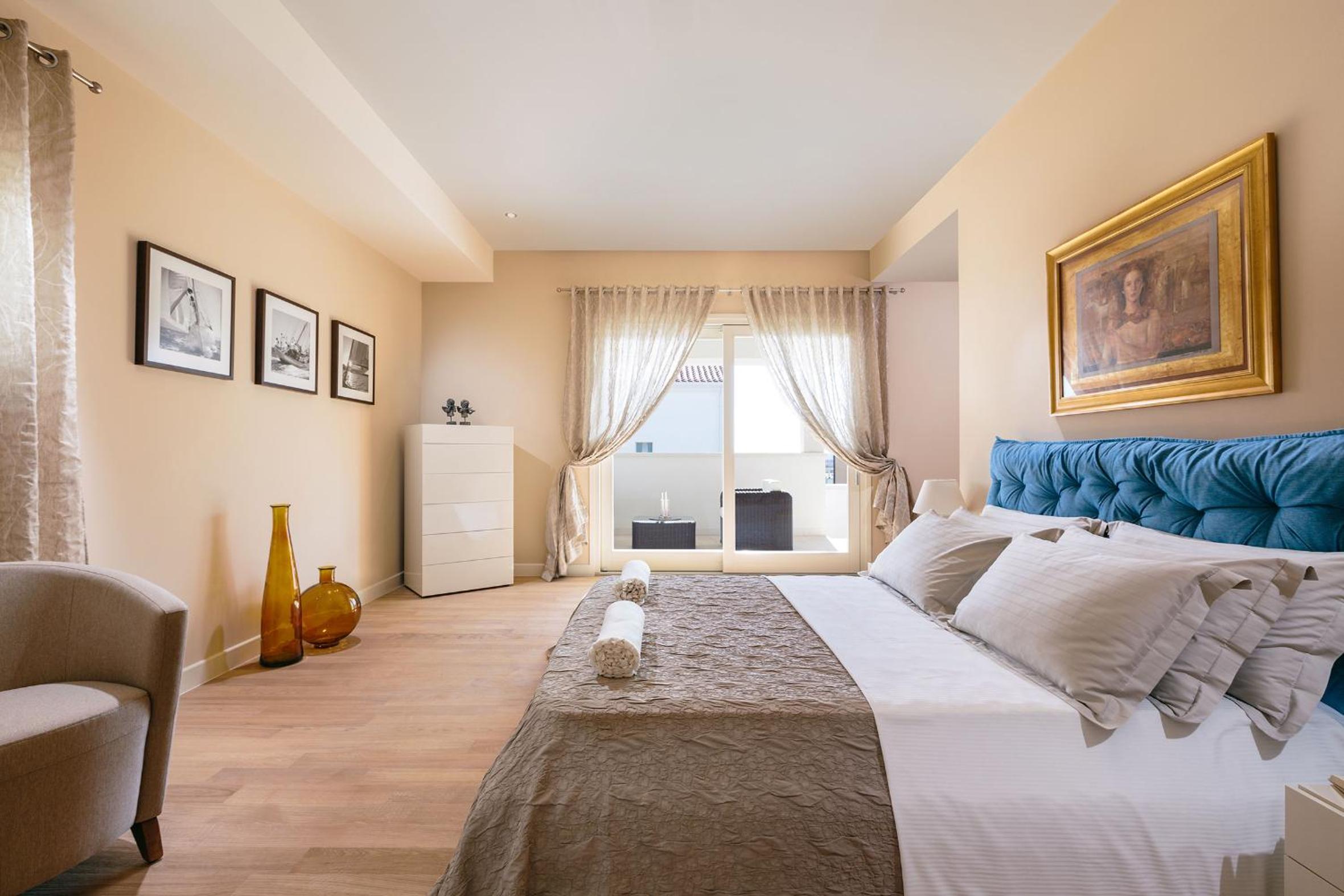 Luxury Villa Ginevra with pool and jacuzzi - by MVSVillas view 4