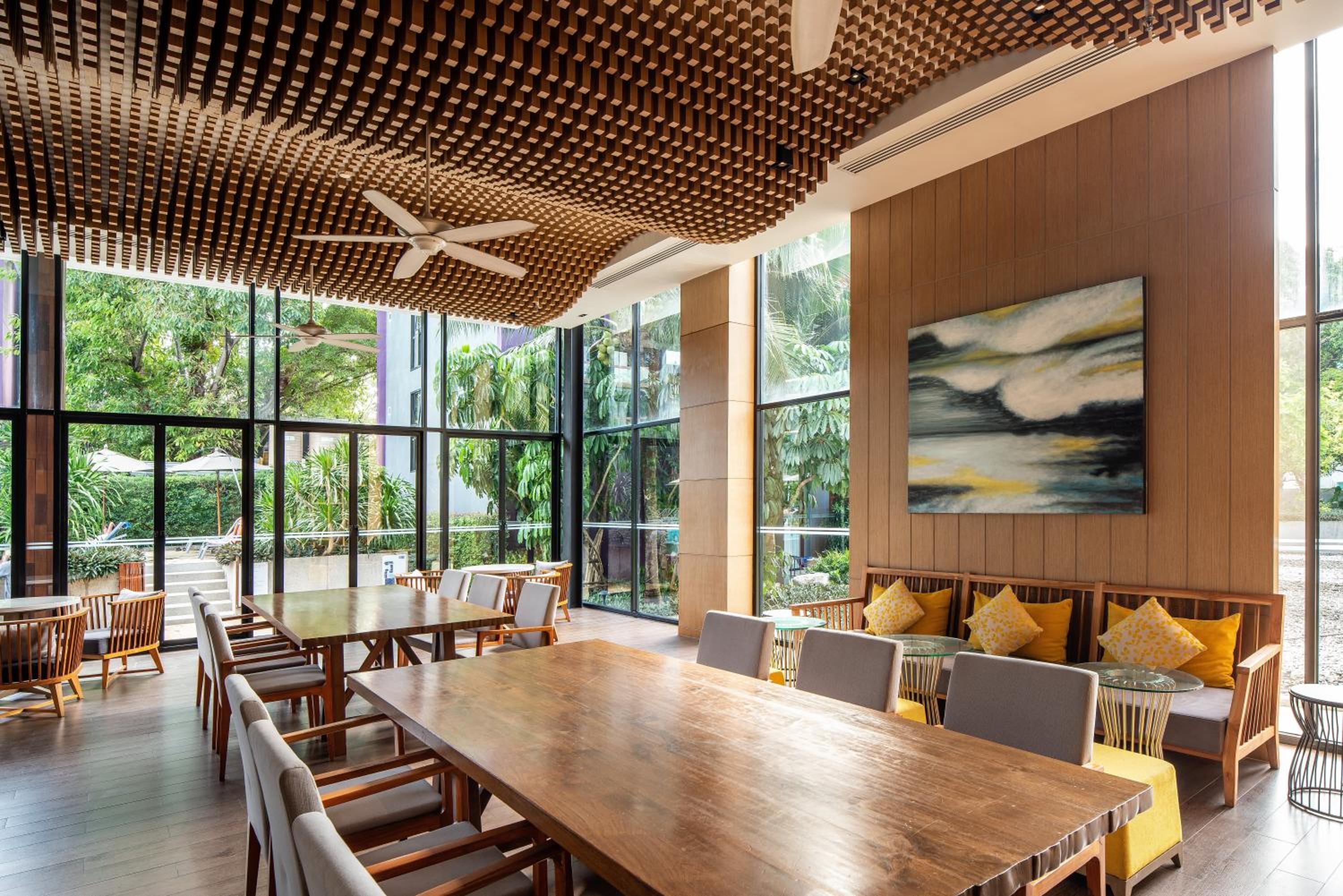 Holiday Inn Express Phuket Patong Beach Central by IHG