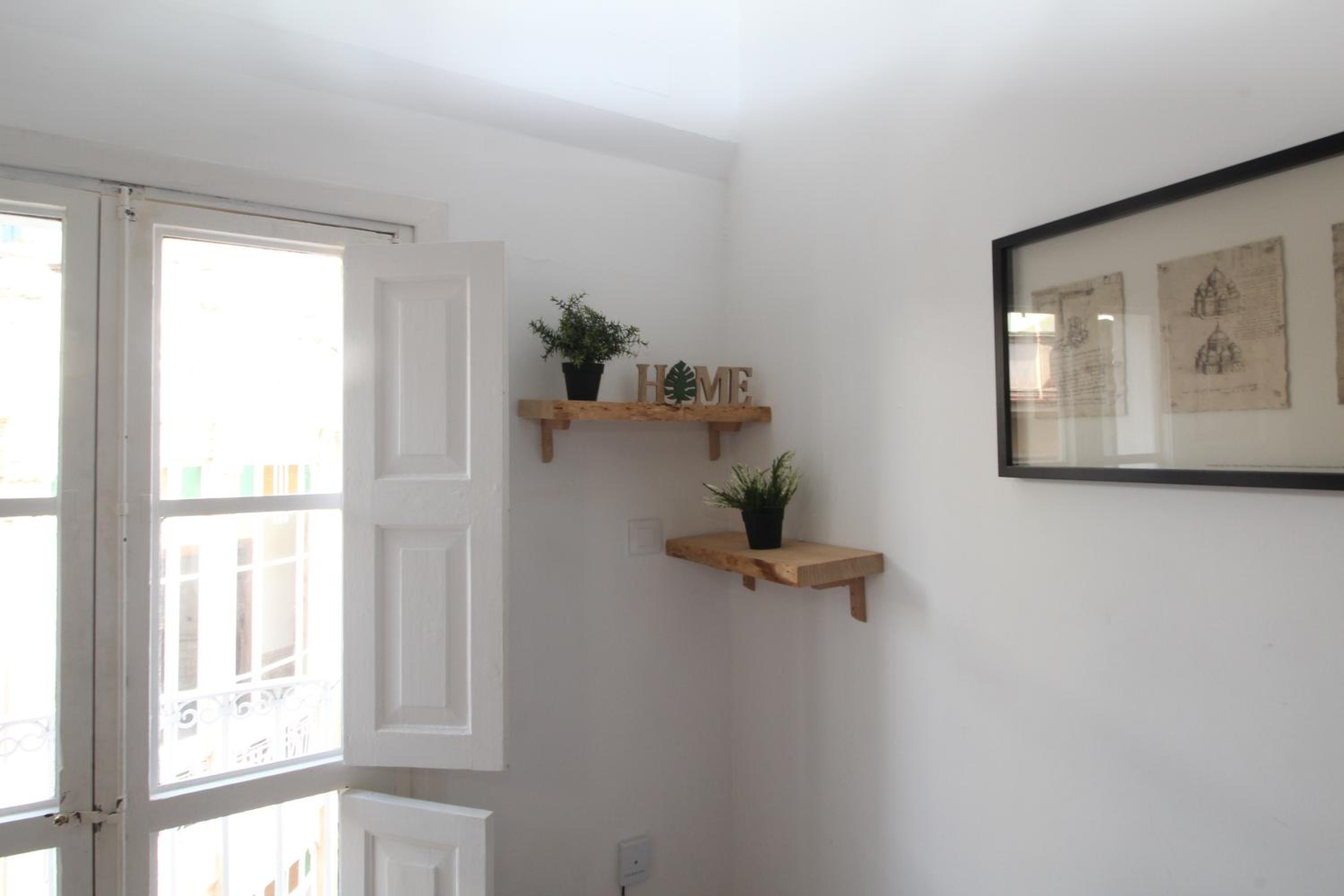 Comfortable Apartment with Character in the Old Town - Image 2