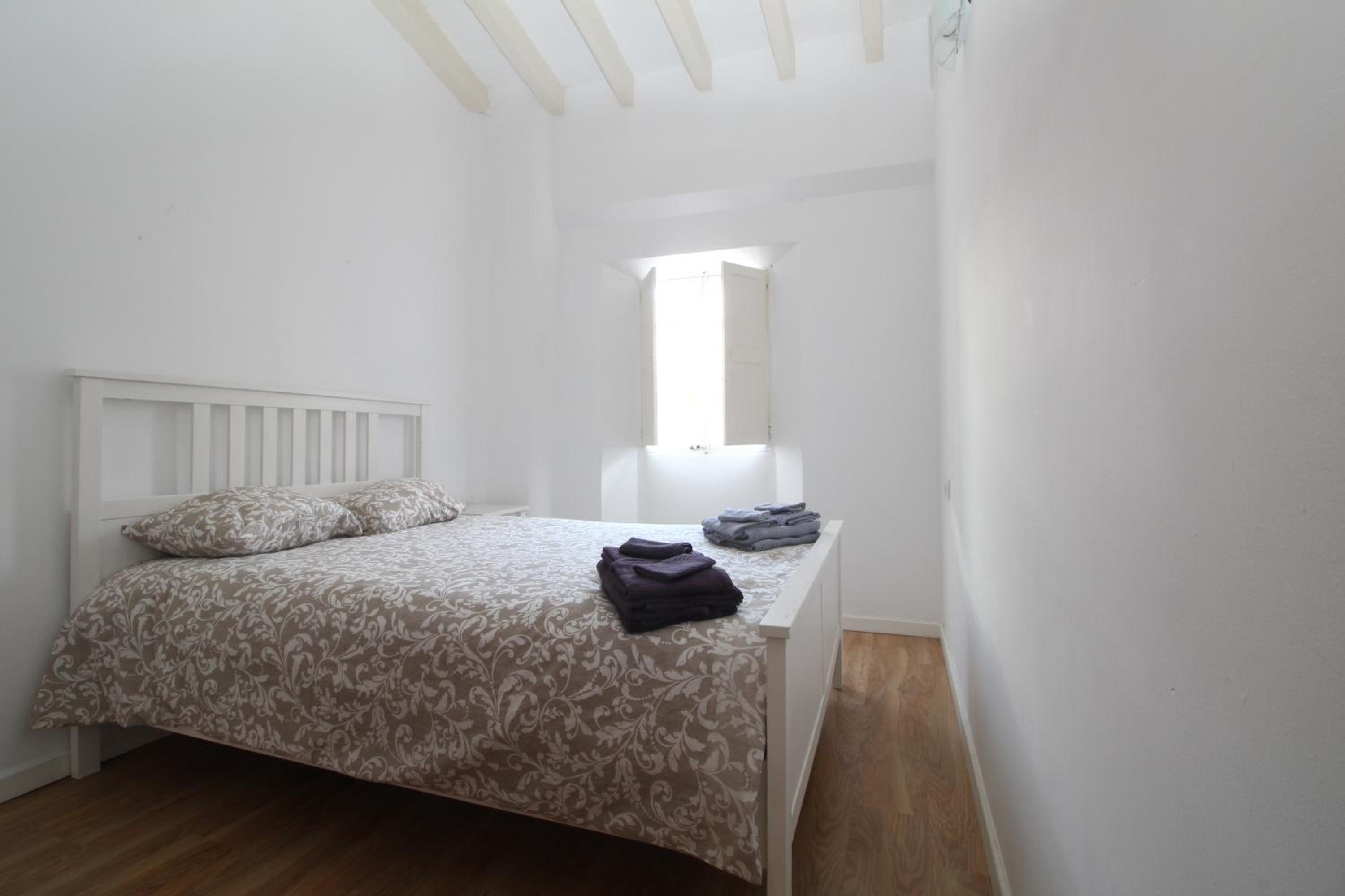 Comfortable Apartment with Character in the Old Town - Image 3