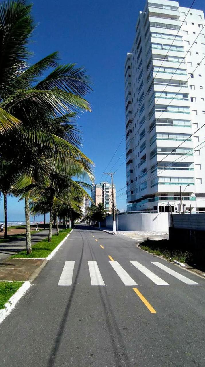 Apartamento para temporada Condomínio Ilha de Noronha Praia Grande SP