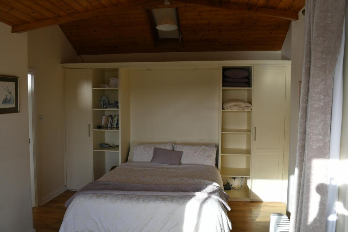 Rocklands Cottage view 4