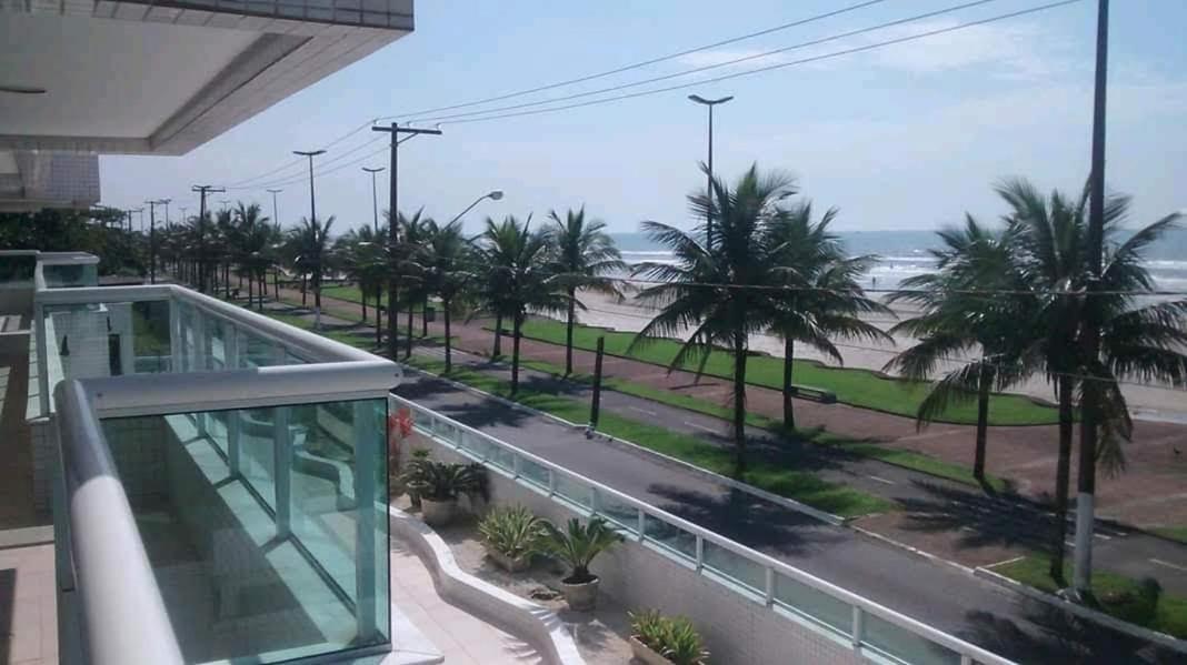 Apartamento para temporada Condomínio Ilha de Noronha Praia Grande SP