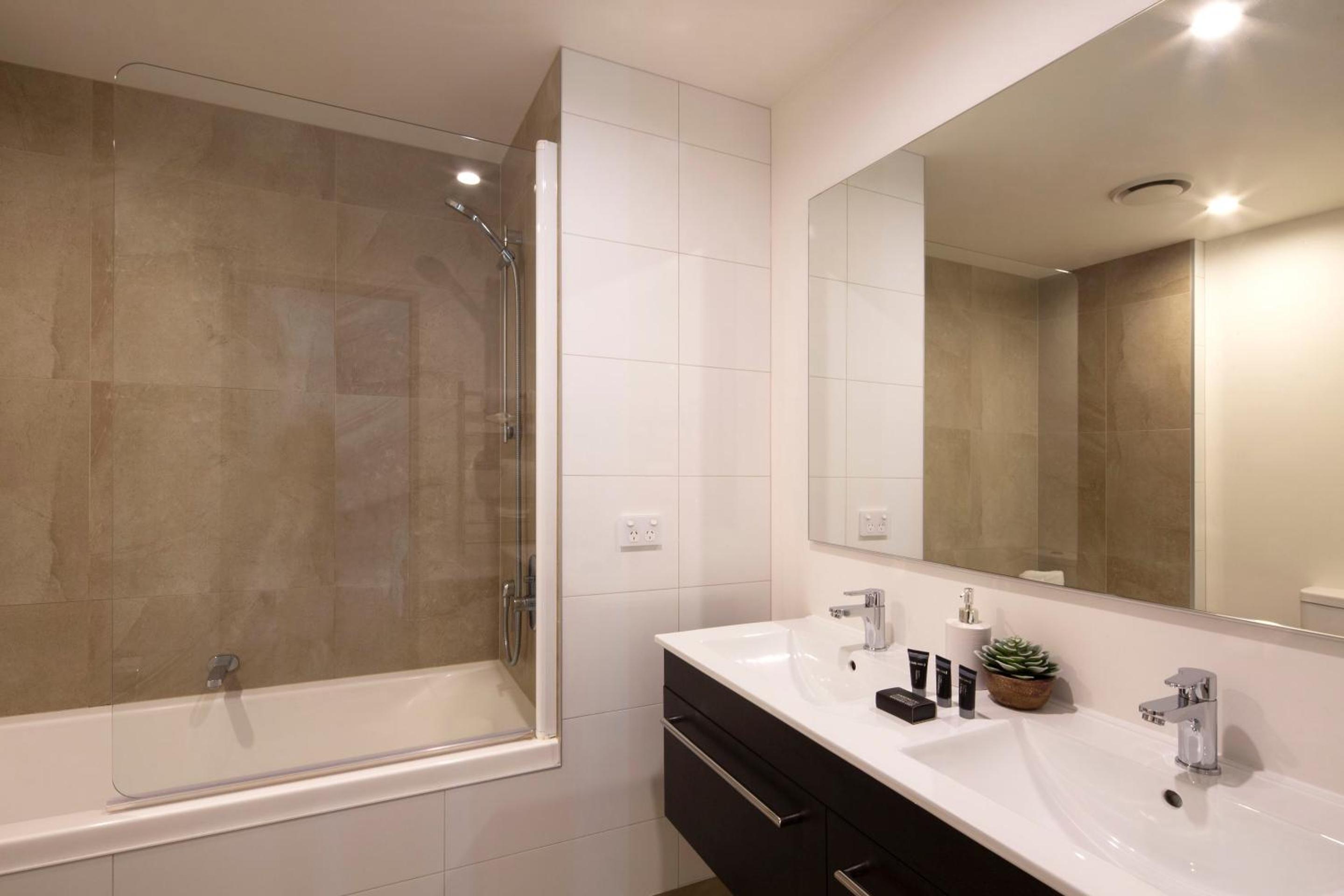 Apartment M2 2BR Near Queenstown Centre