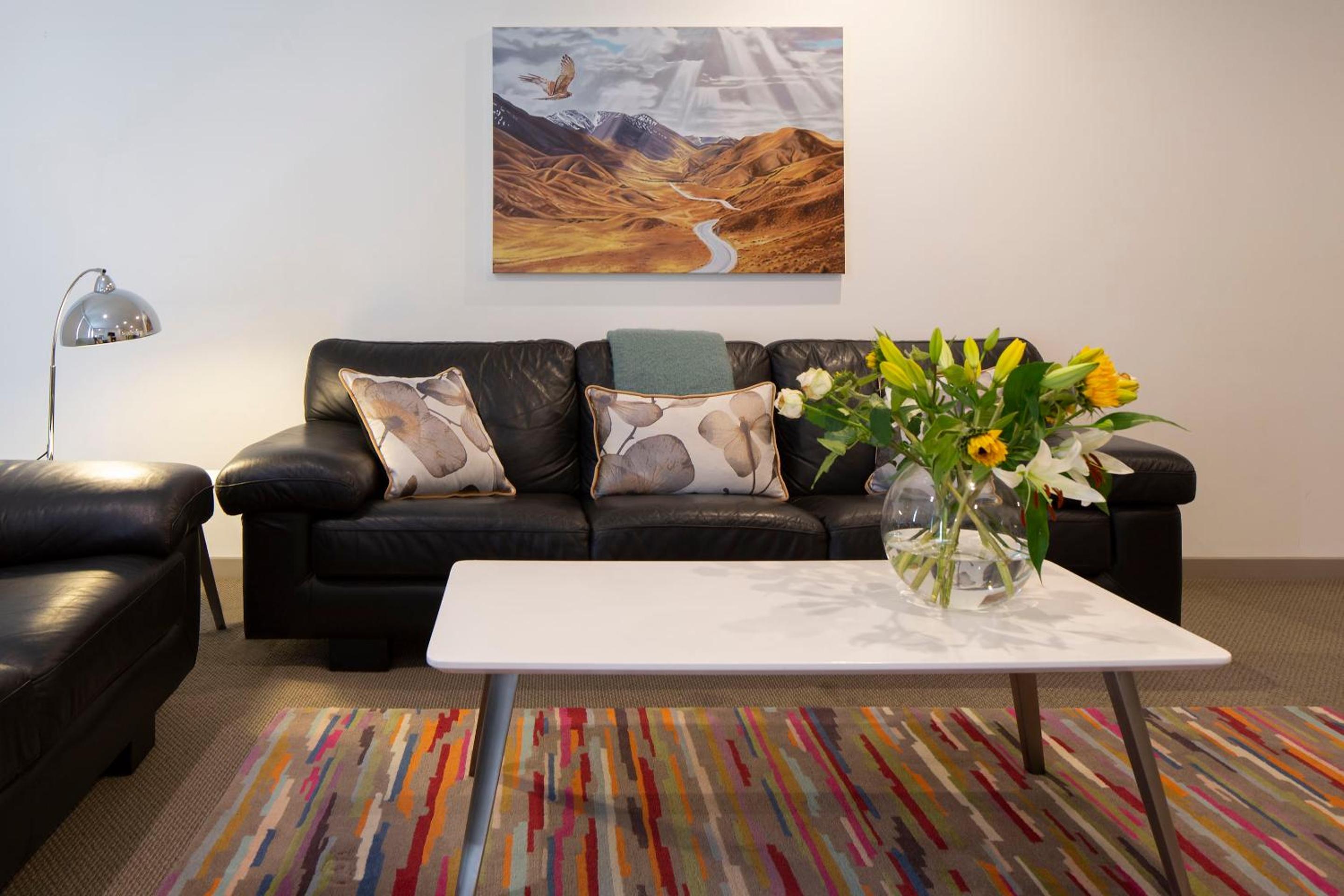 Apartment M2 2BR Near Queenstown Centre