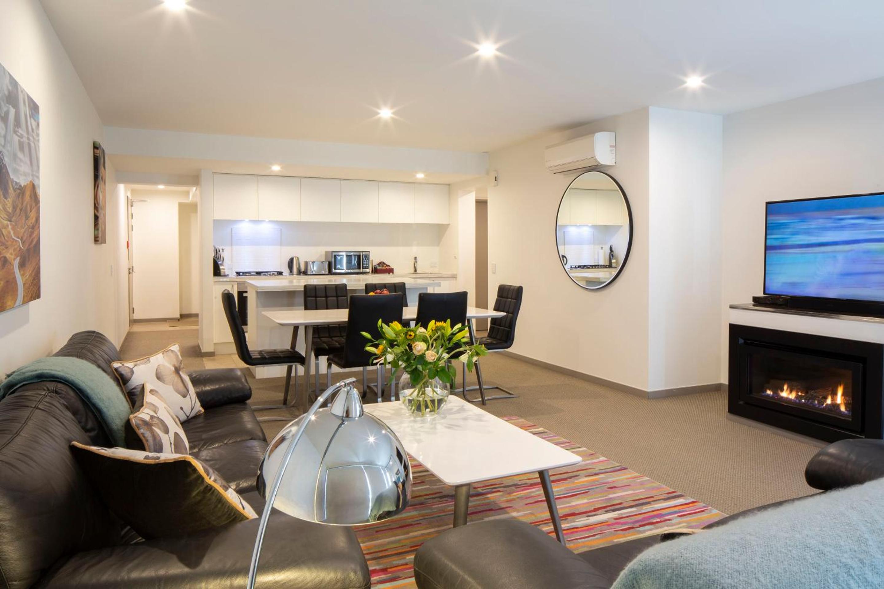 Apartment M2 2BR Near Queenstown Centre