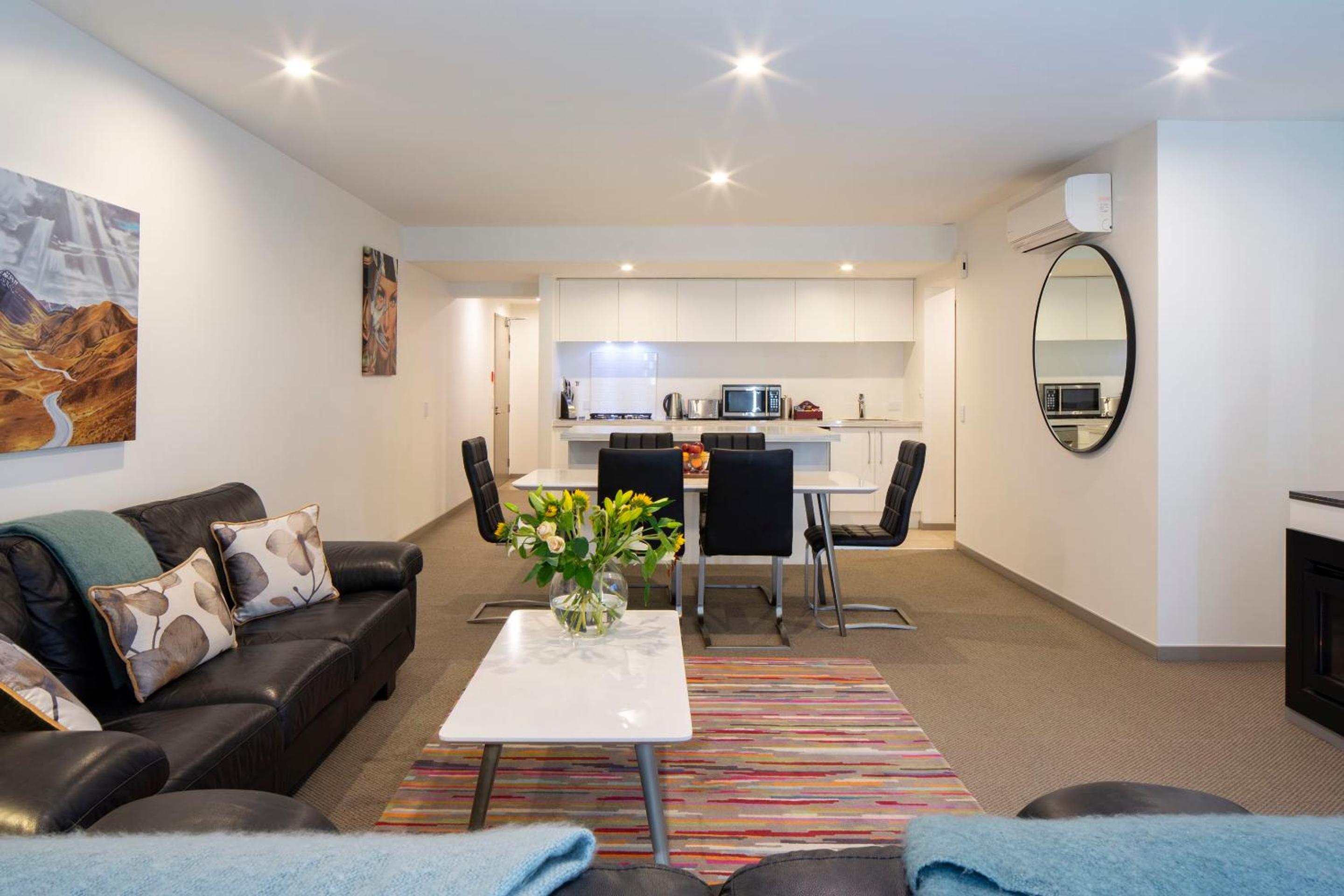 Apartment M2 2BR Near Queenstown Centre