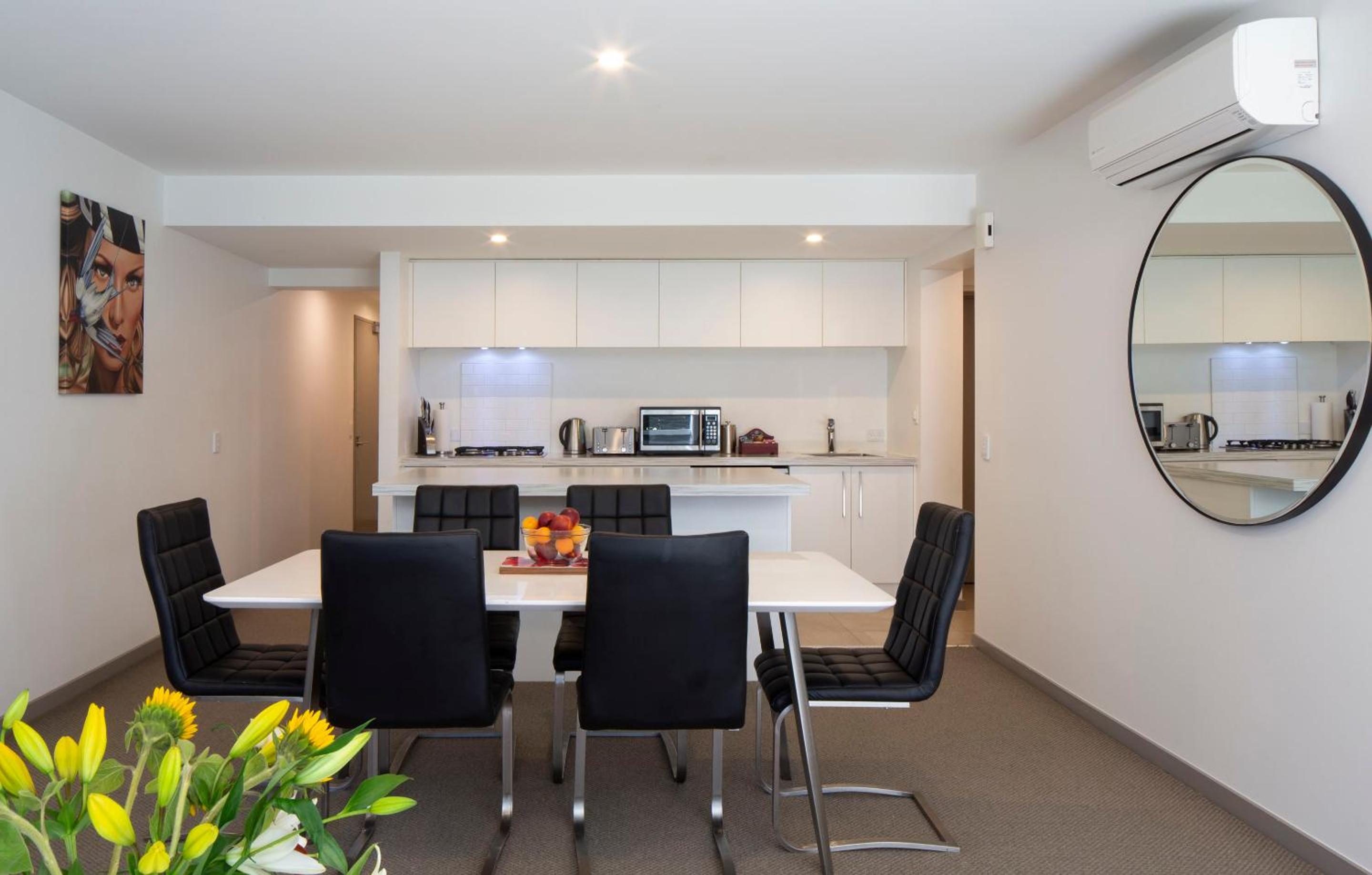 Apartment M2 2BR Near Queenstown Centre