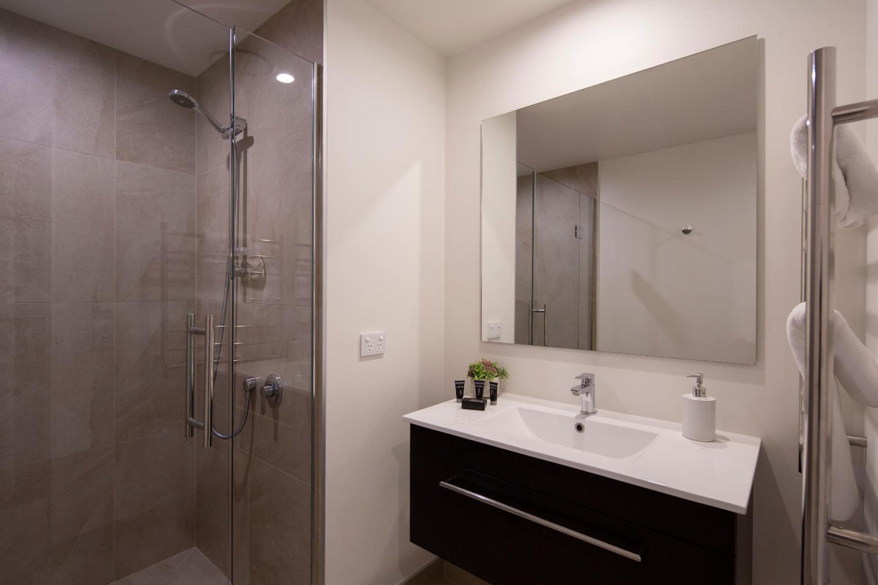Apartment M2 2BR Near Queenstown Centre