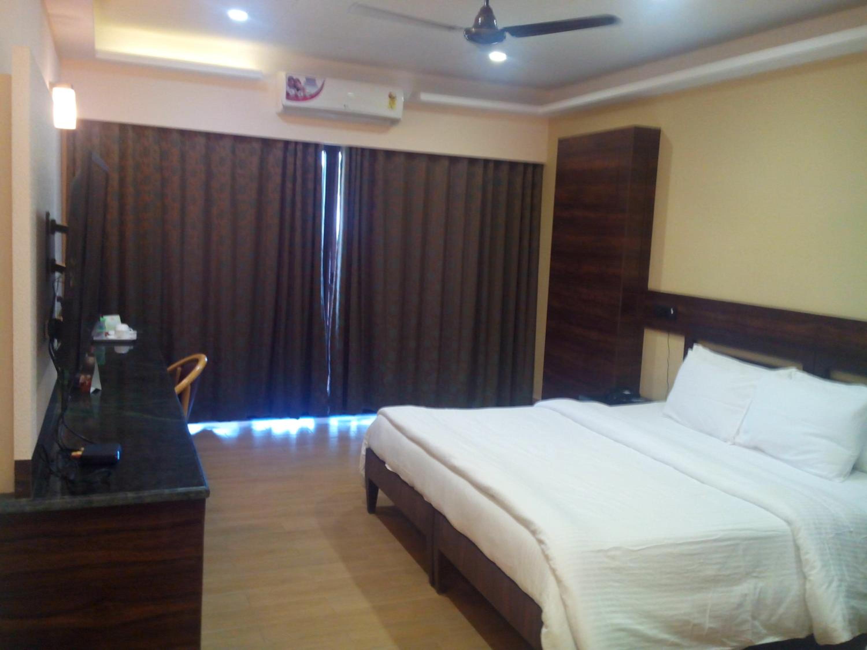 Upper Deck Resort - Highest Peak, Lonavala