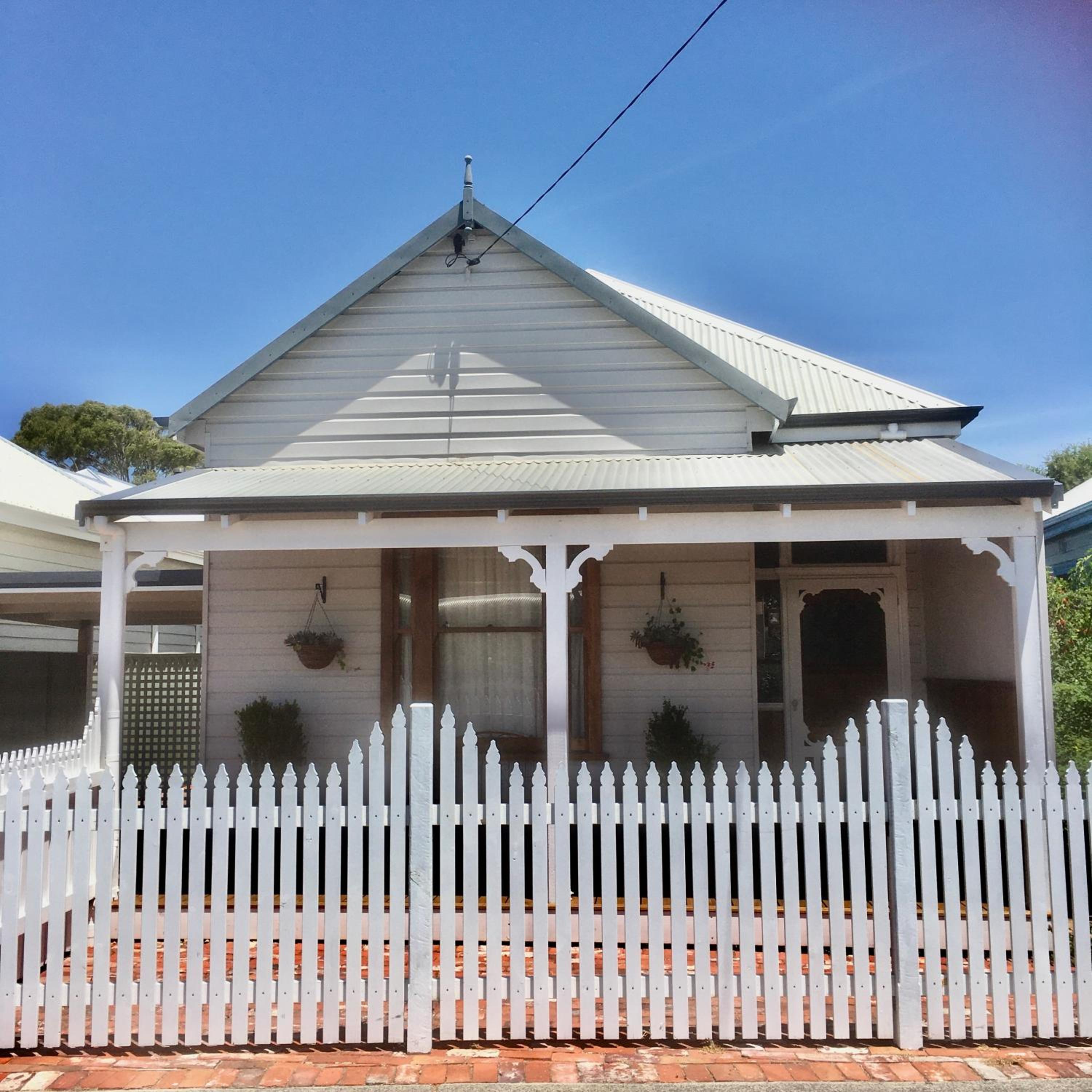 Hotel Railway Cottage - Image 1
