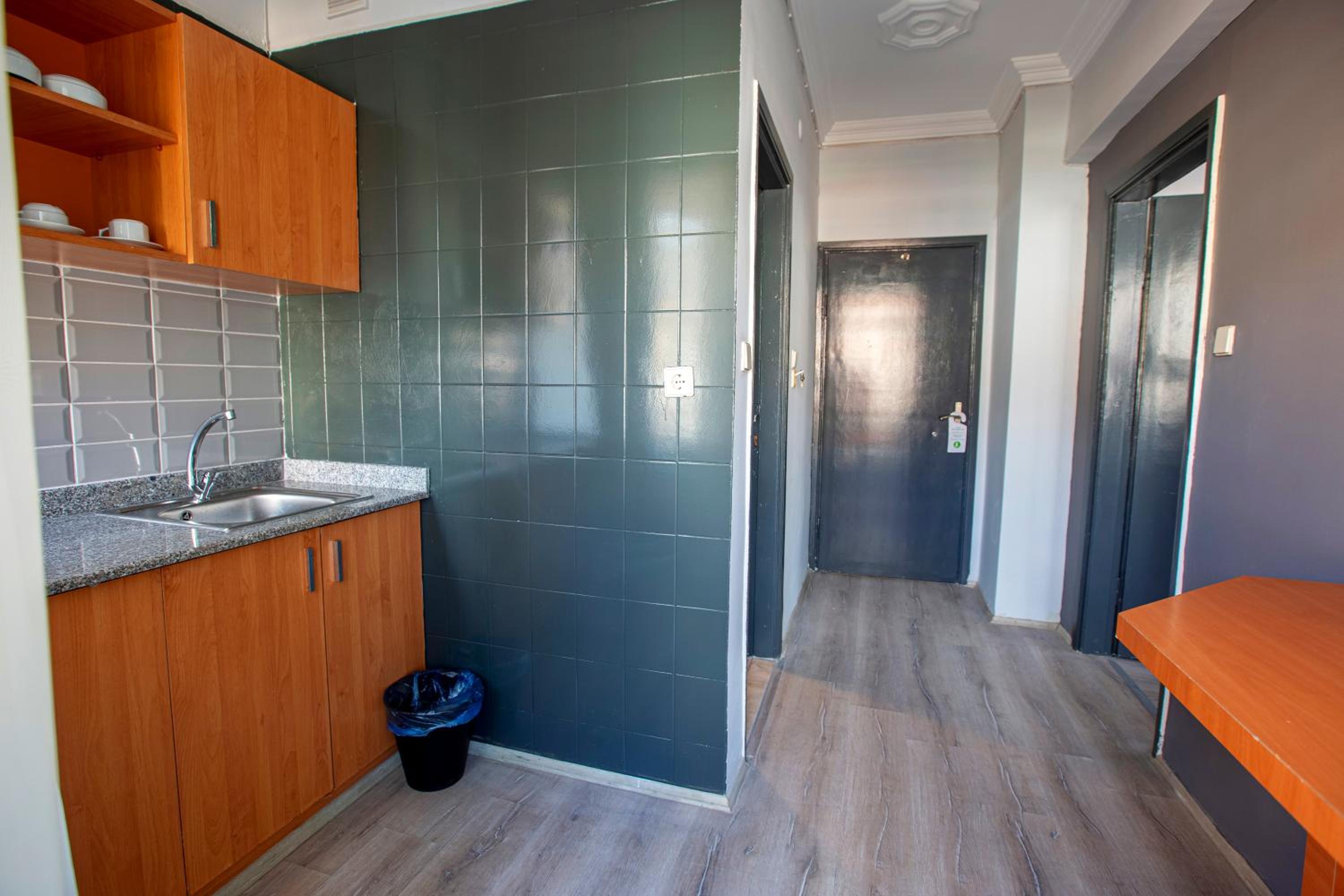 HMA Hotel & Suites - Image 21