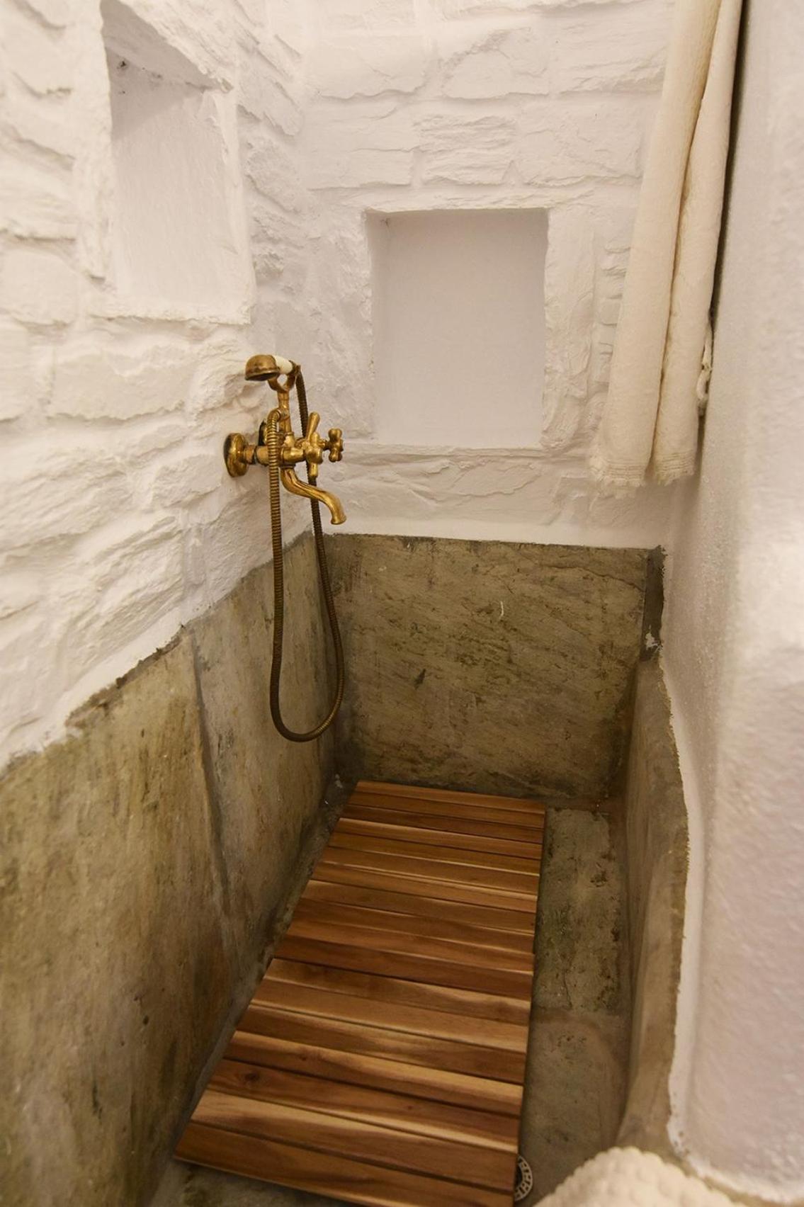 Photo 32