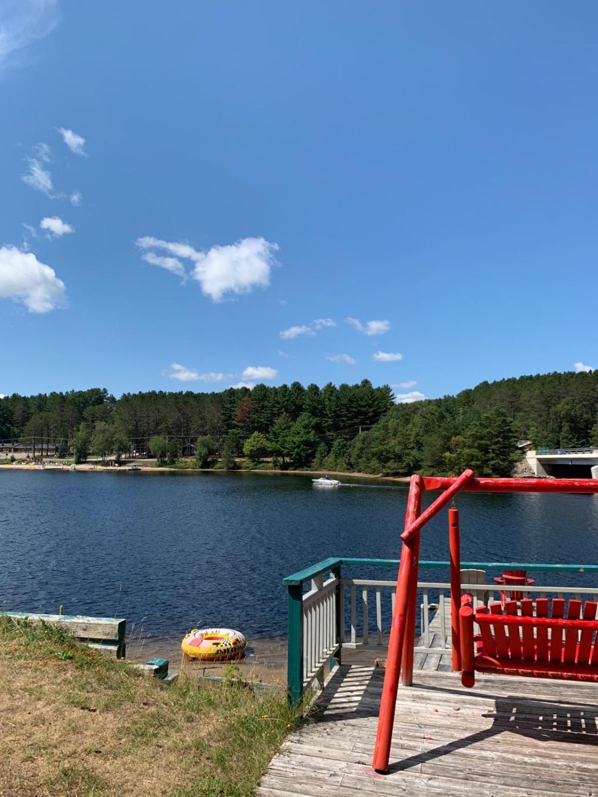 Algonquin Lakeside Inn