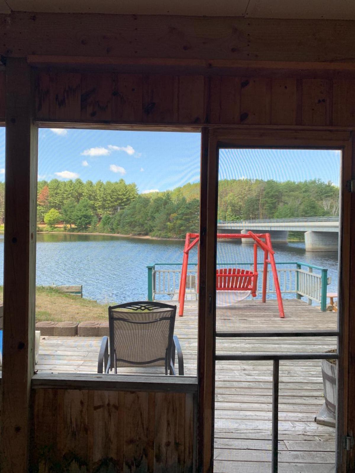 Algonquin Lakeside Inn
