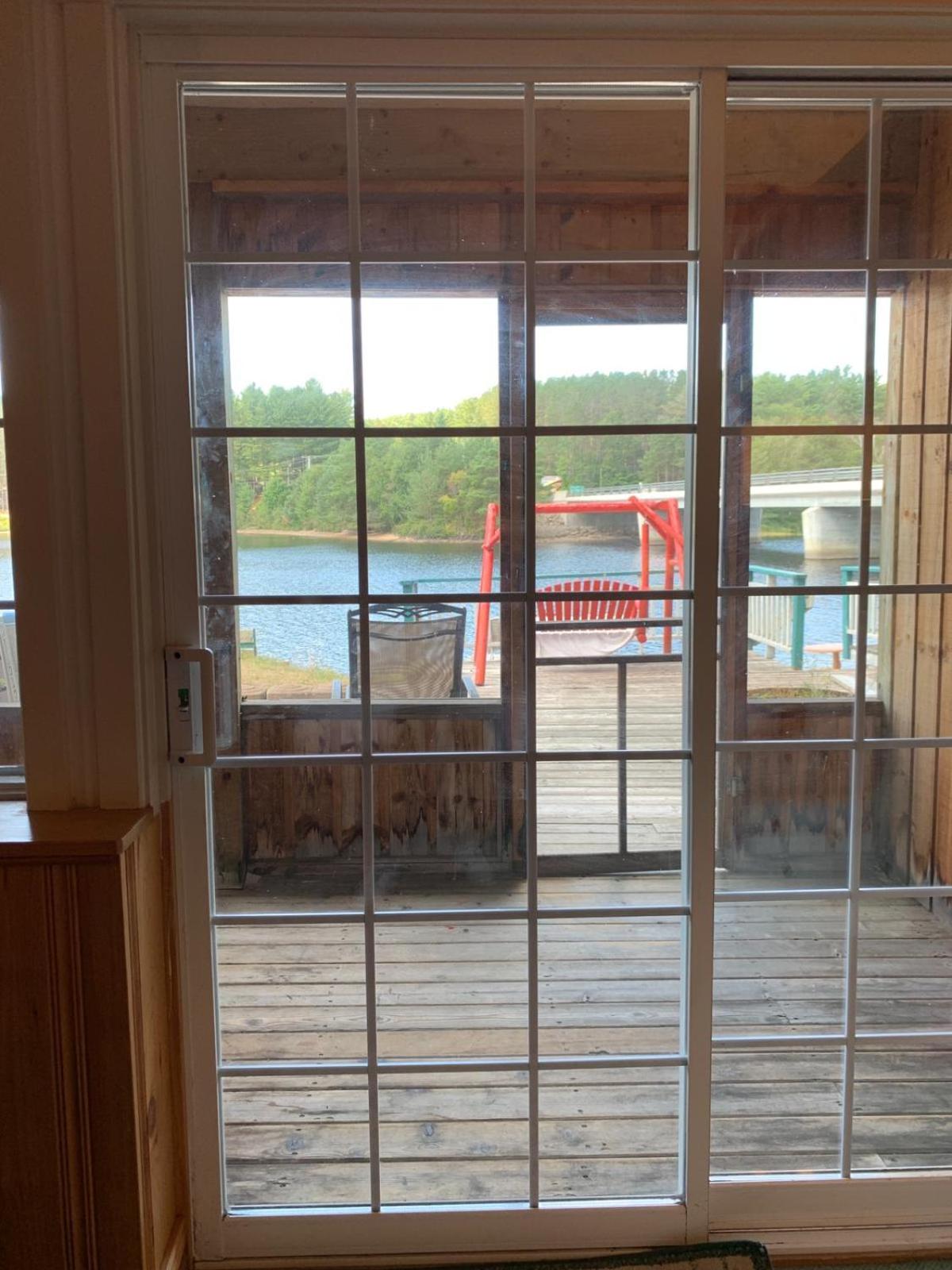 Algonquin Lakeside Inn