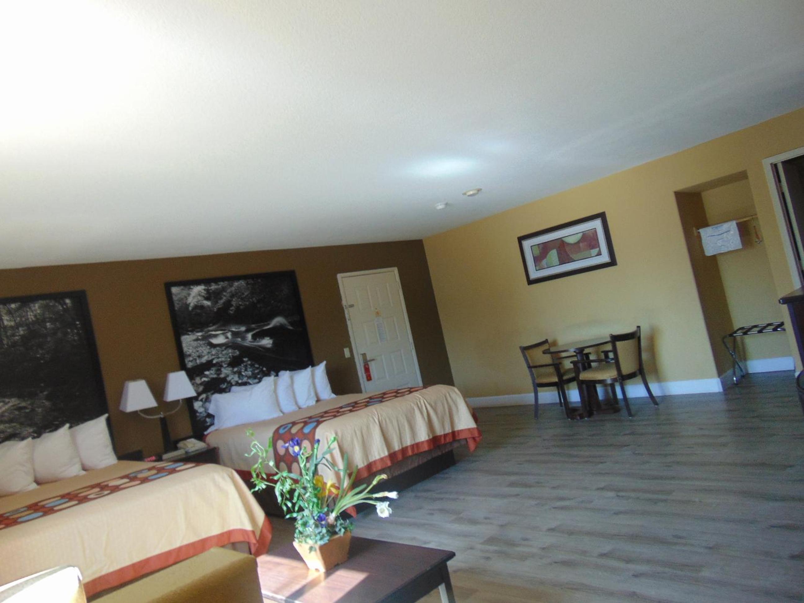 Payson Vacations - Super 8 by Wyndham Payson - Property Image 17