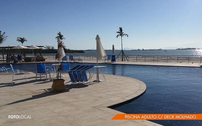 Flat com praia privativa e lazer total em Arraial