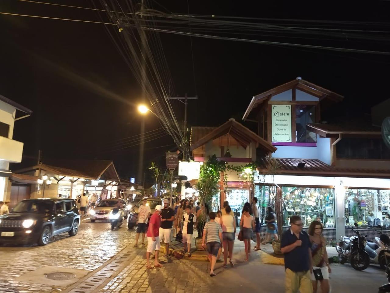 Casa Gomes com 3 suítes e ar-condicionado até 12 pessoas em Ubatuba Itaguá