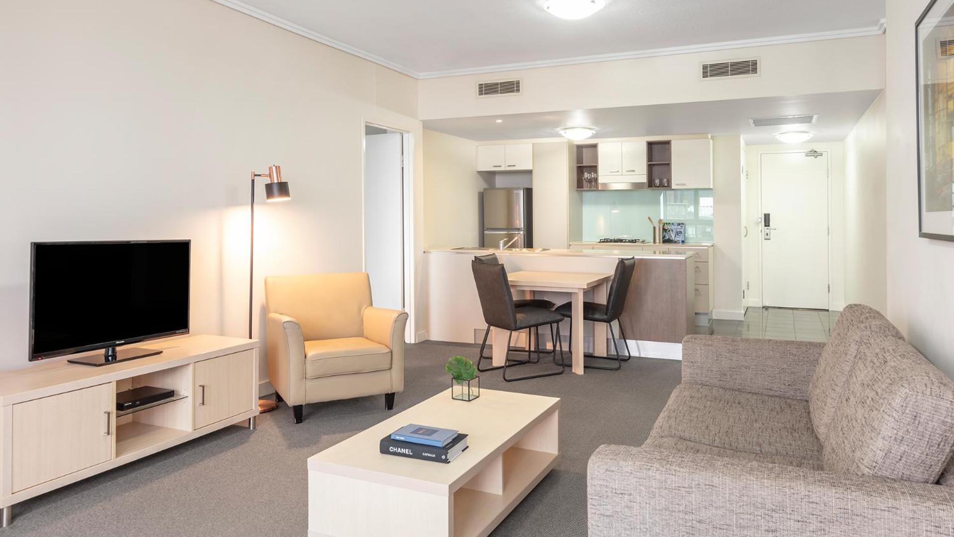 Oaks Brisbane on Charlotte Suites-3