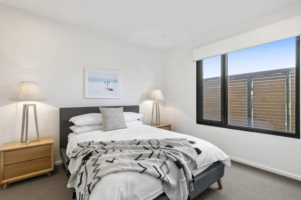 Stunning Main Beach Location- Anglesea view 2
