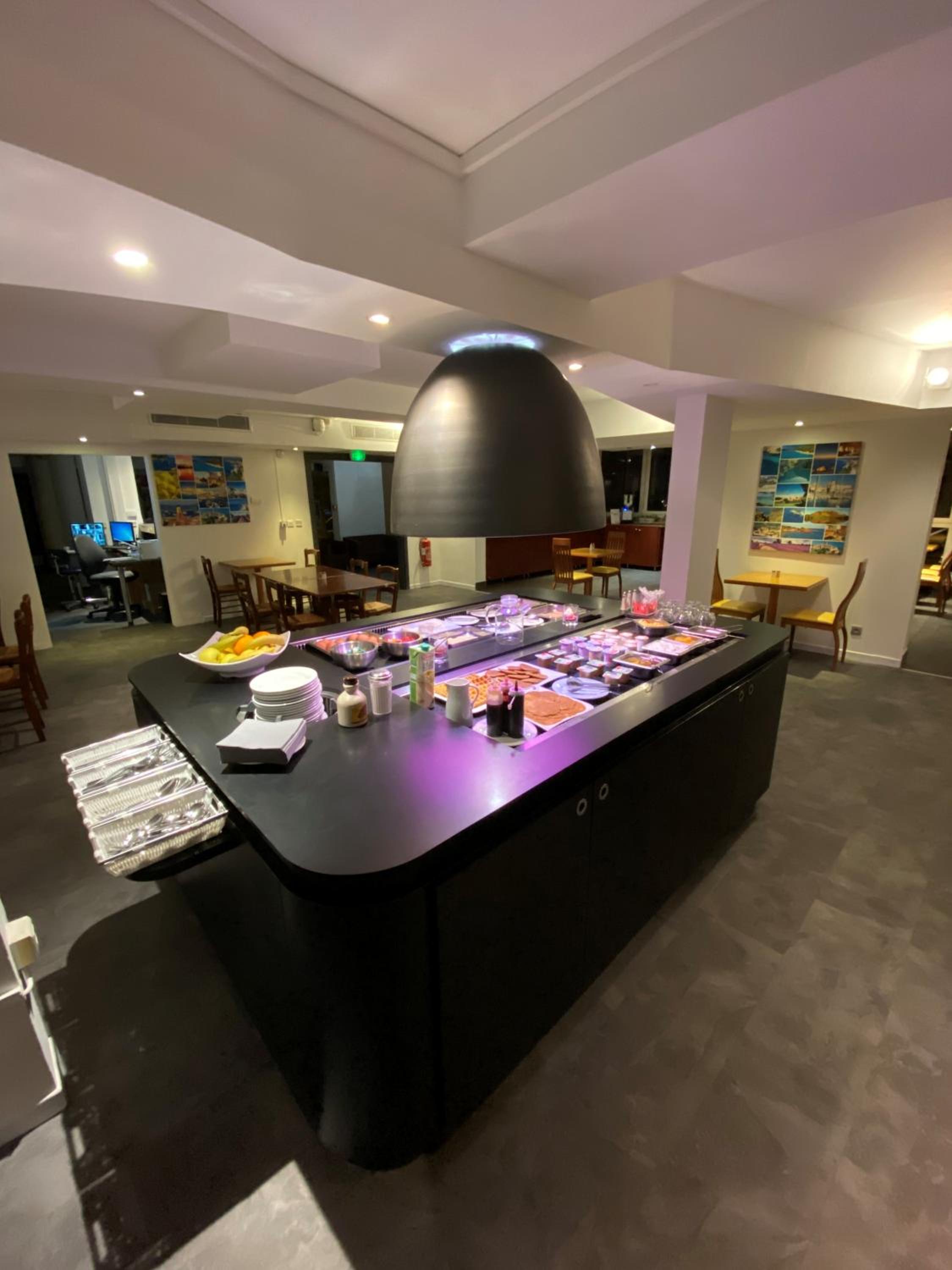 Frejus Vacations - Hotel restaurant Kyriad Frejus - Property Image 7