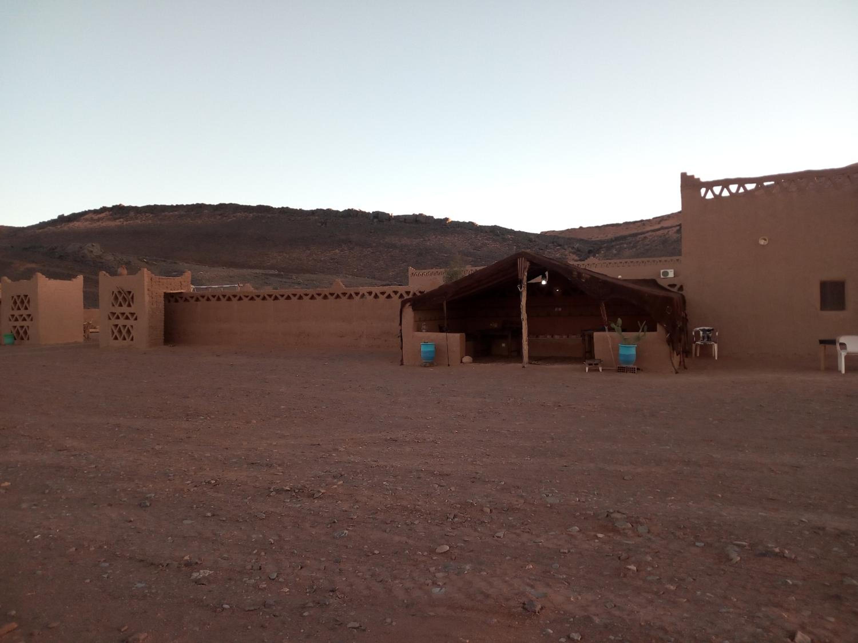 Auberge Camping Tafraoute Montagnes view 3