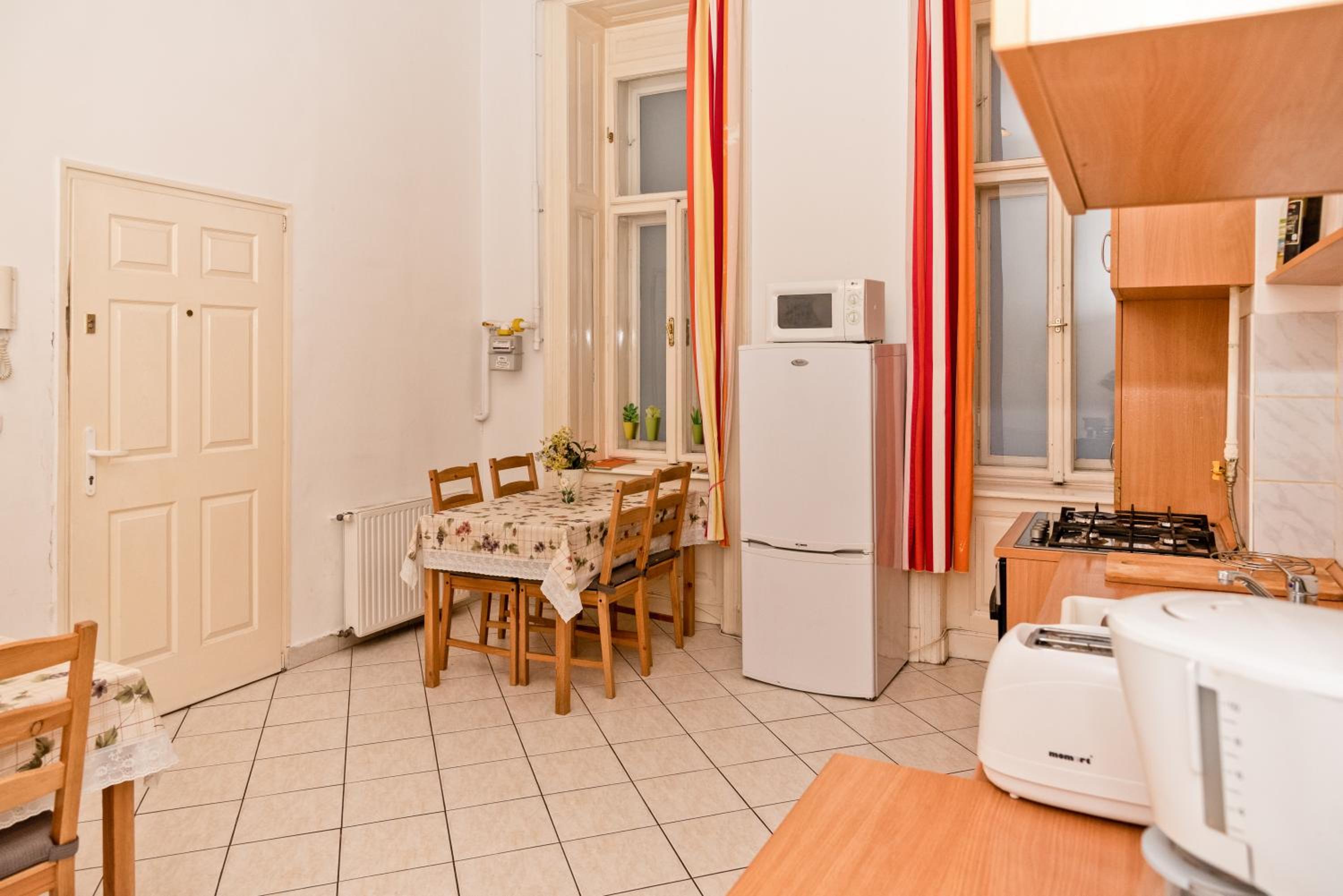 Danubius Grand Astoria Budapest view 4