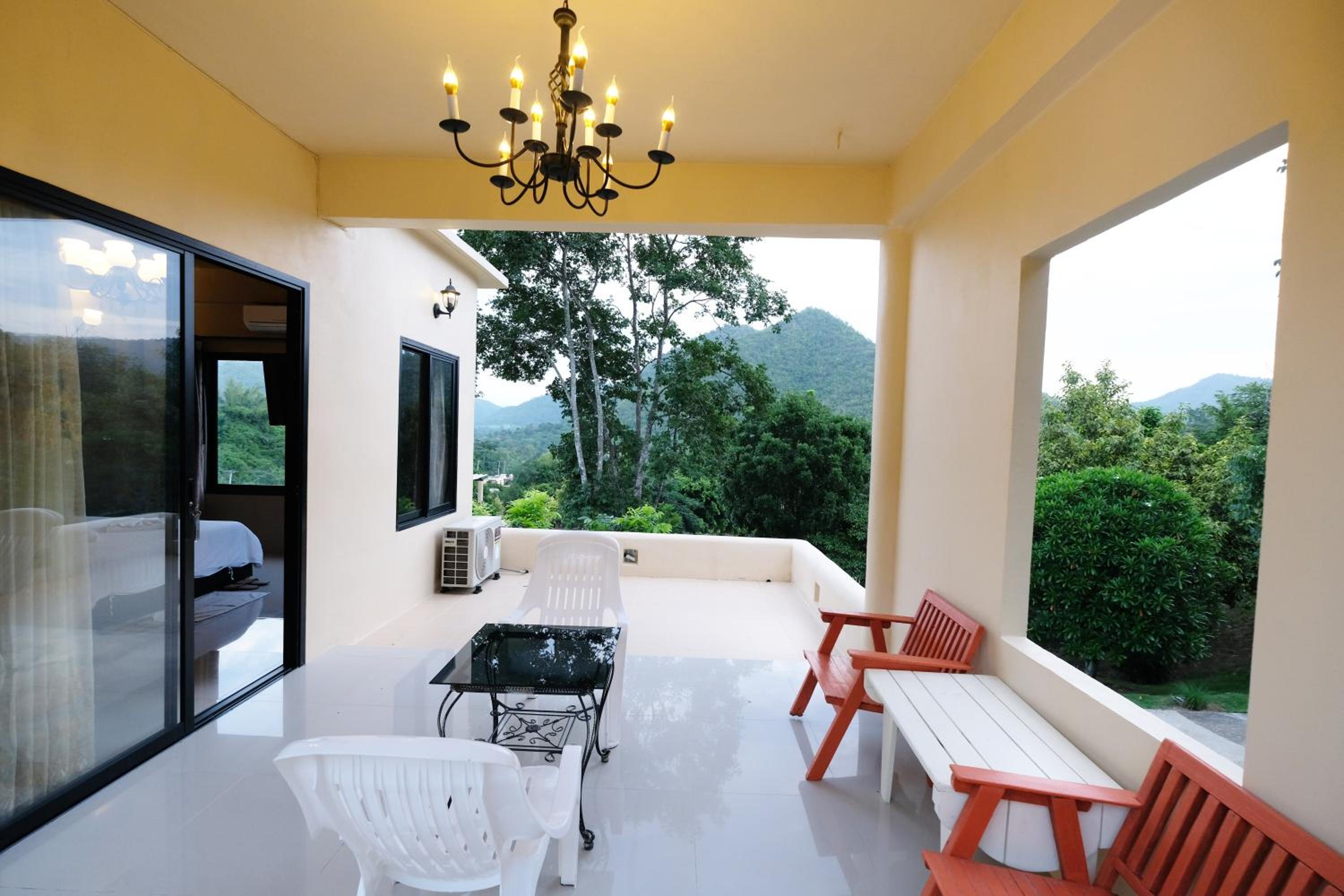 Hi-scene Resort
