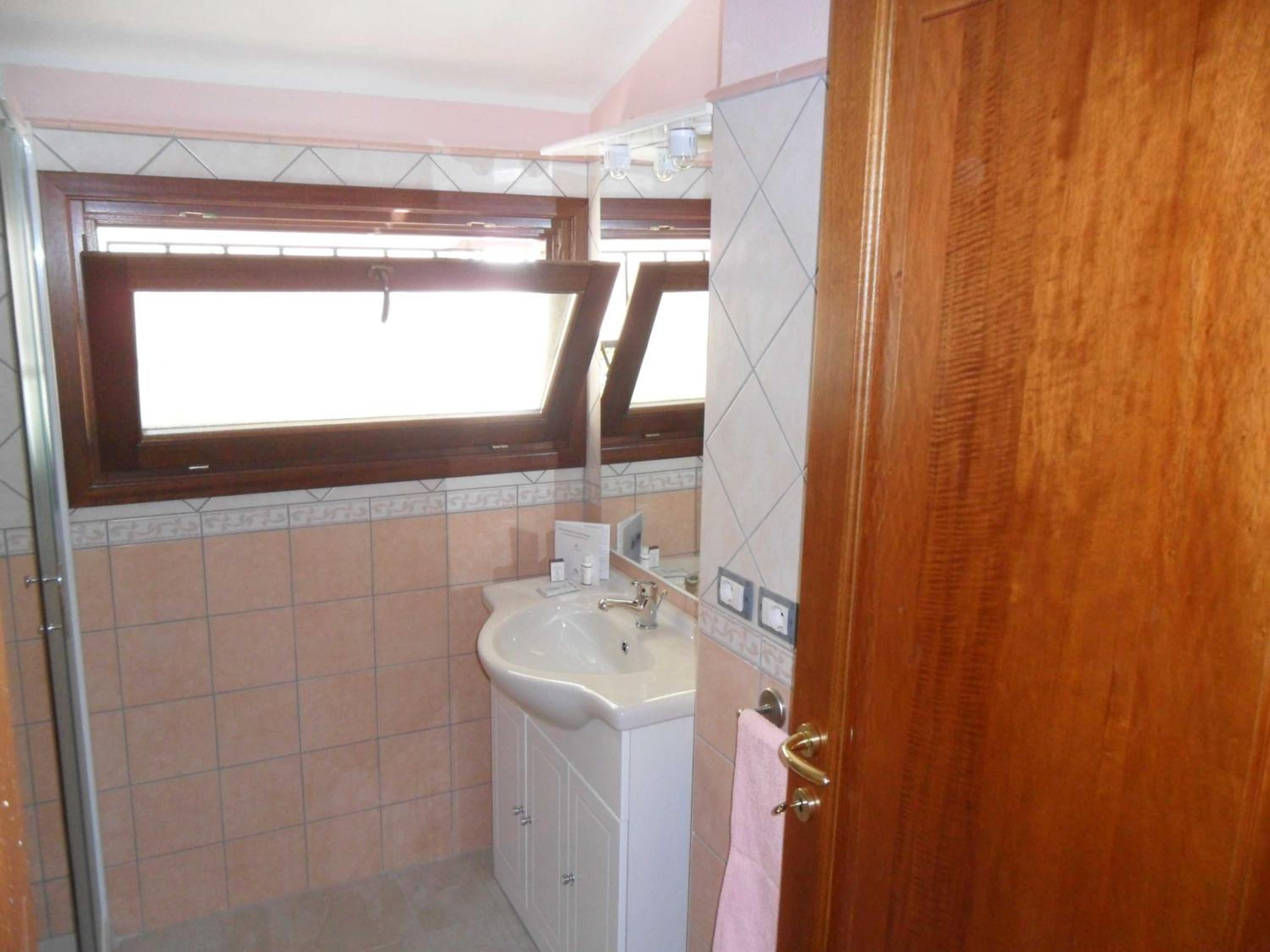Photo 32