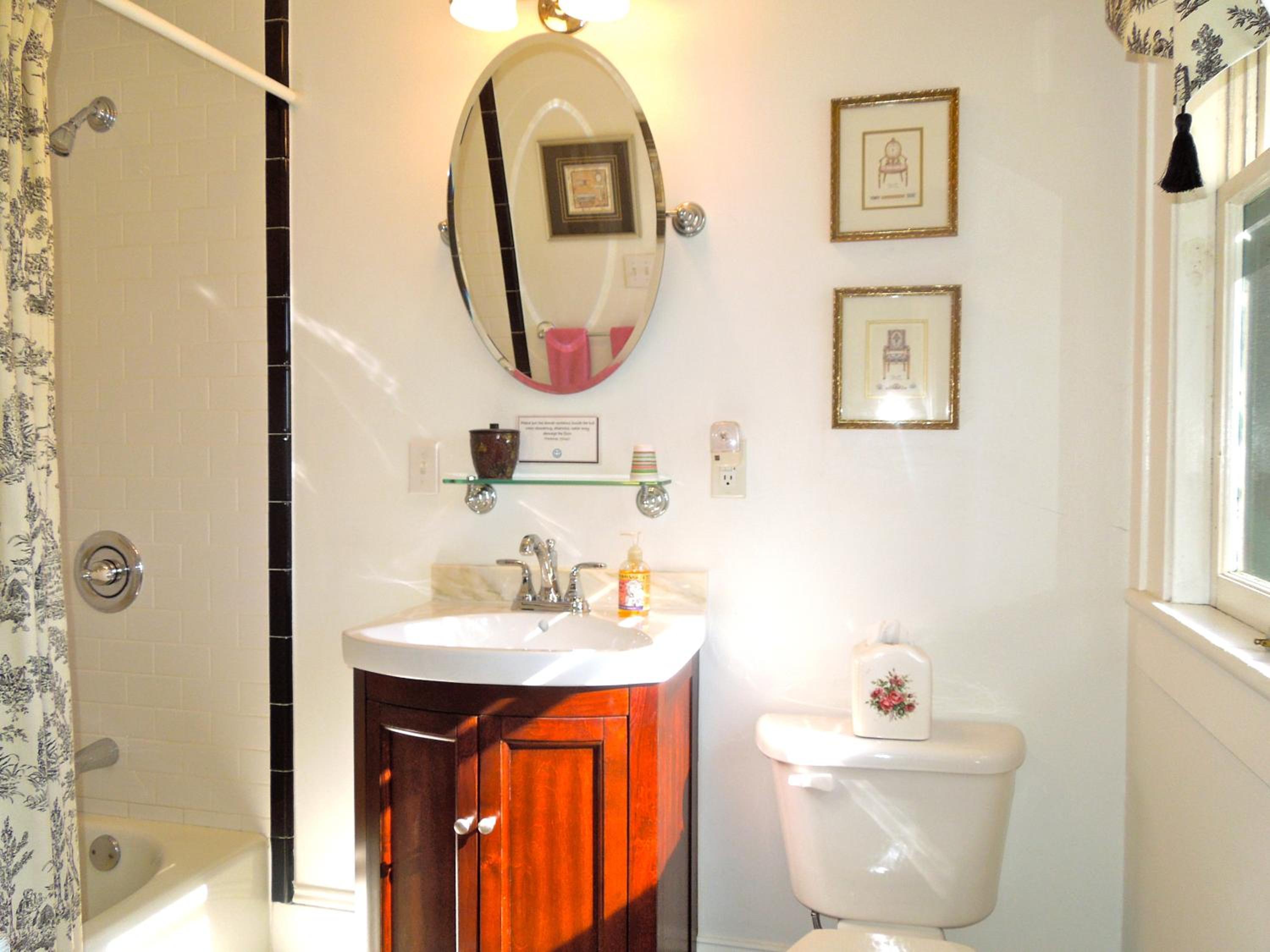 Oakland Cottage Bed and Breakfast