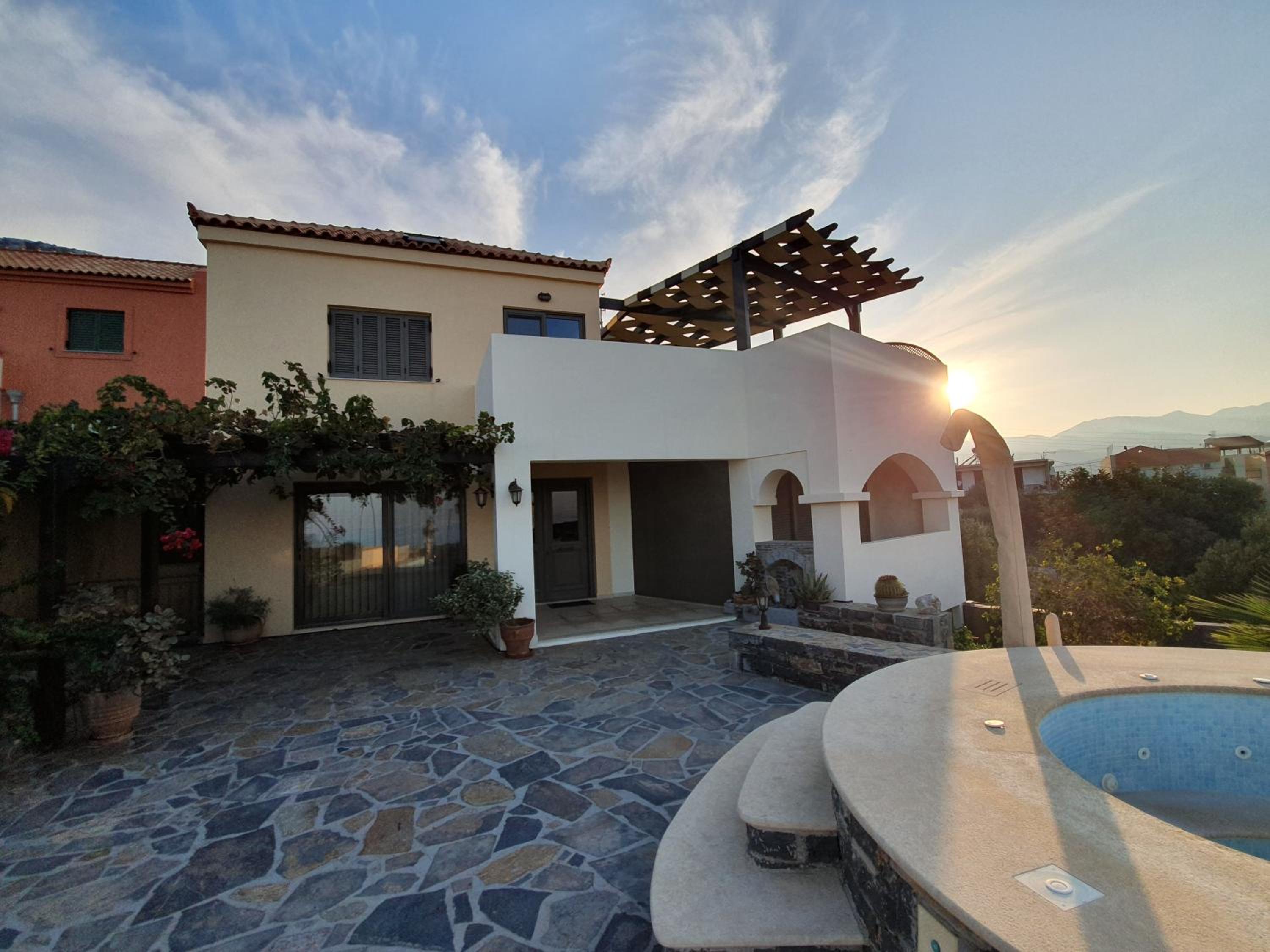 Hotel Villa Azure Sea, Istron - Image 1