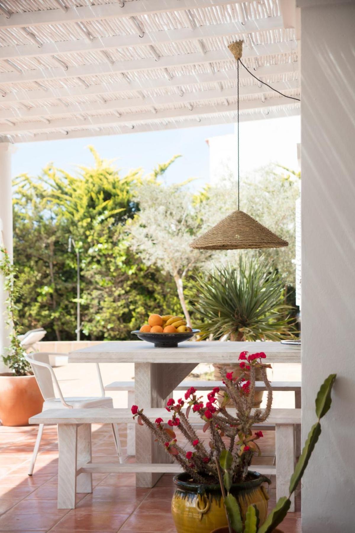Villa Wicker by Eivillas