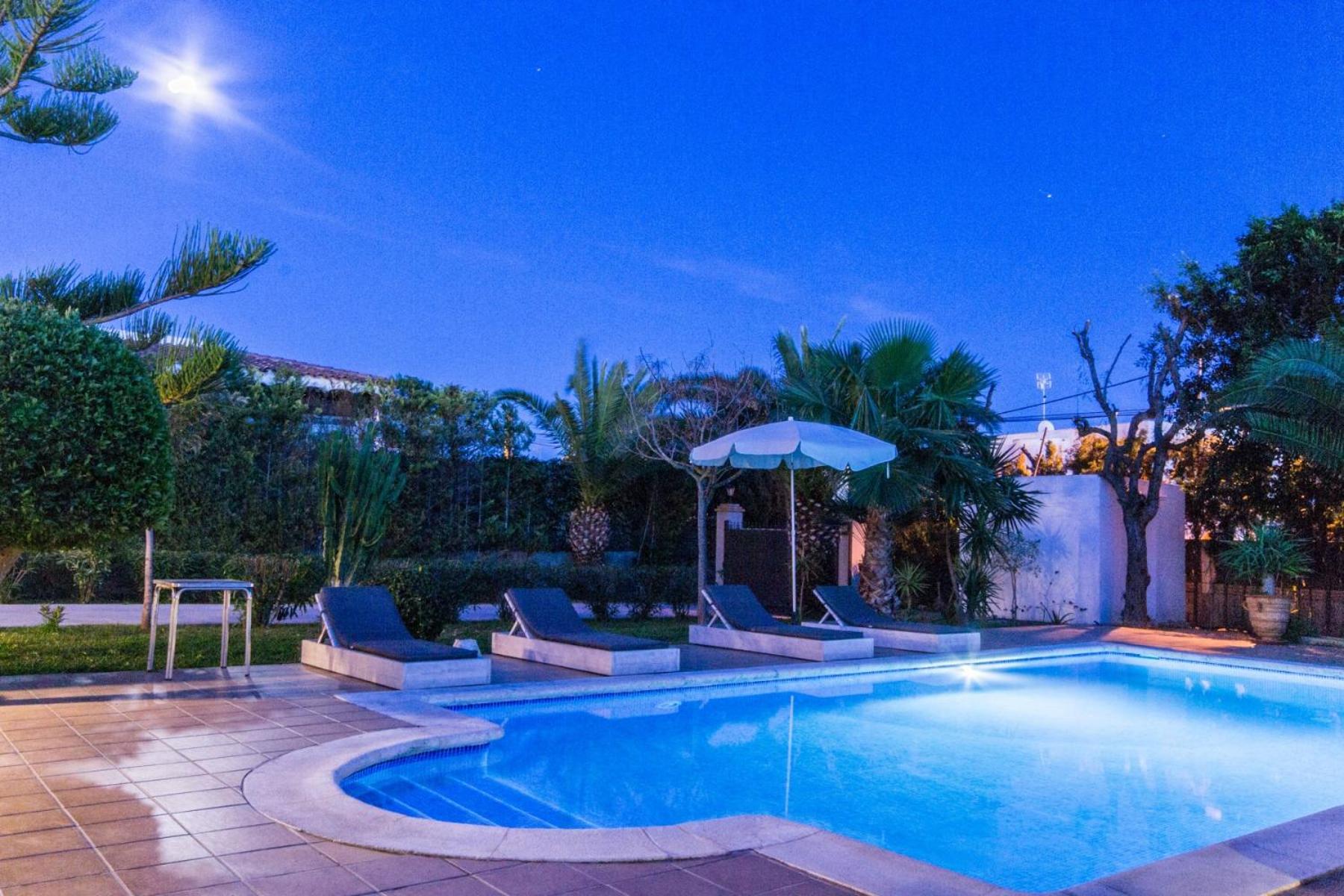 Villa Wicker by Eivillas