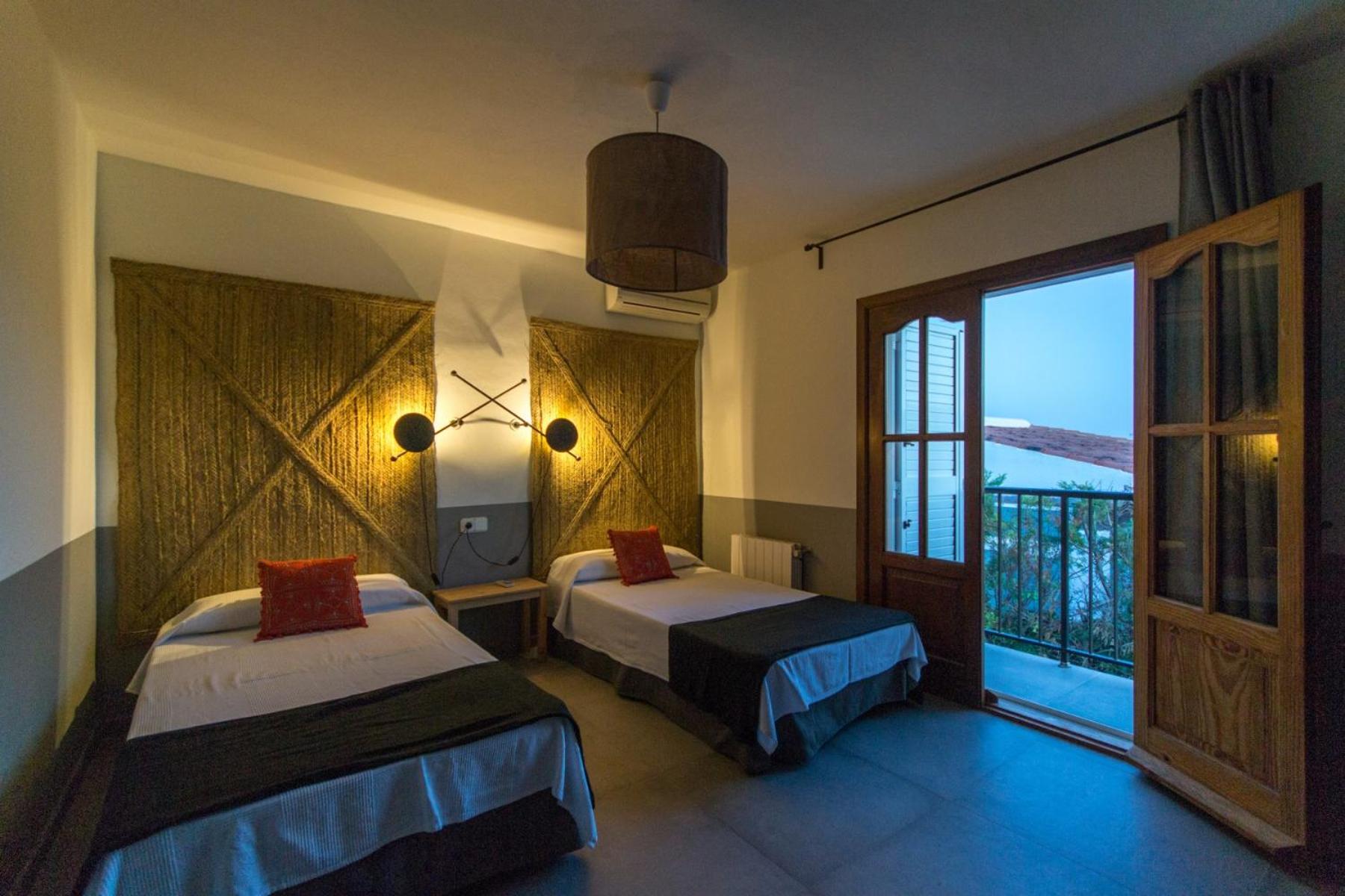 Villa Wicker by Eivillas