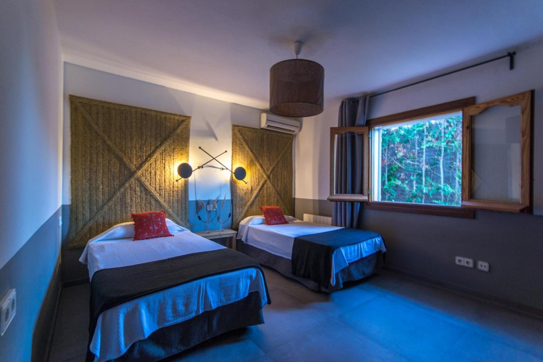 Villa Wicker by Eivillas