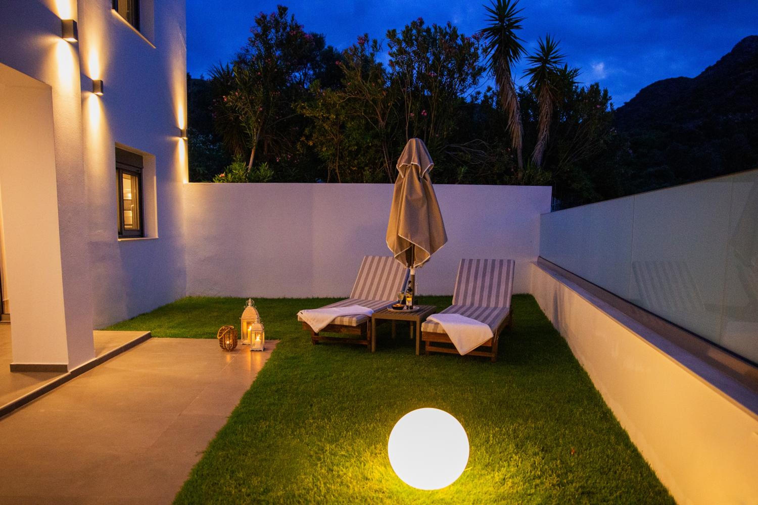 Adrianna Villa 4ppl view 3