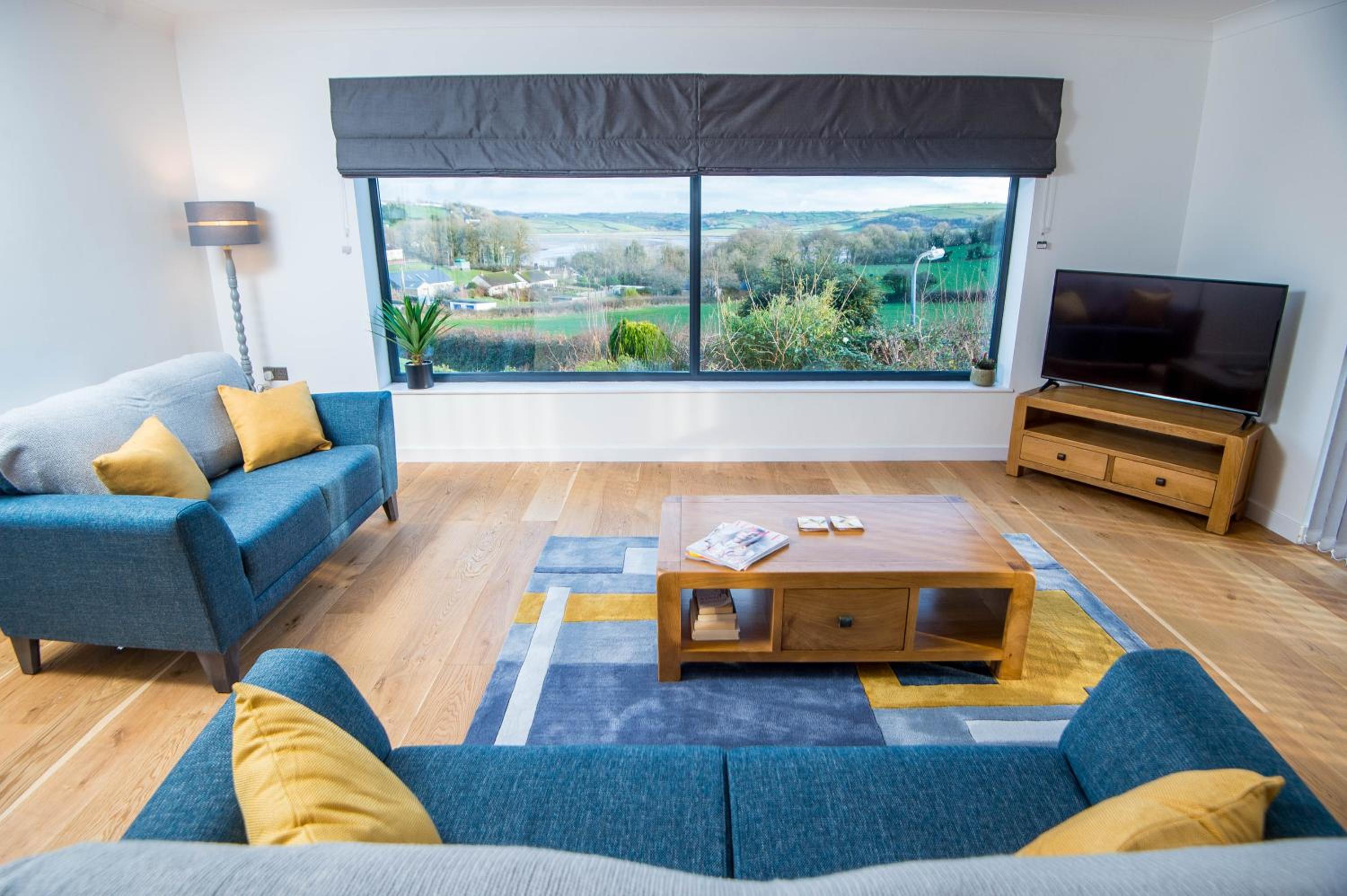 York Lodge- Spacious 3 bed bungalow with wonderful estuary views view 3