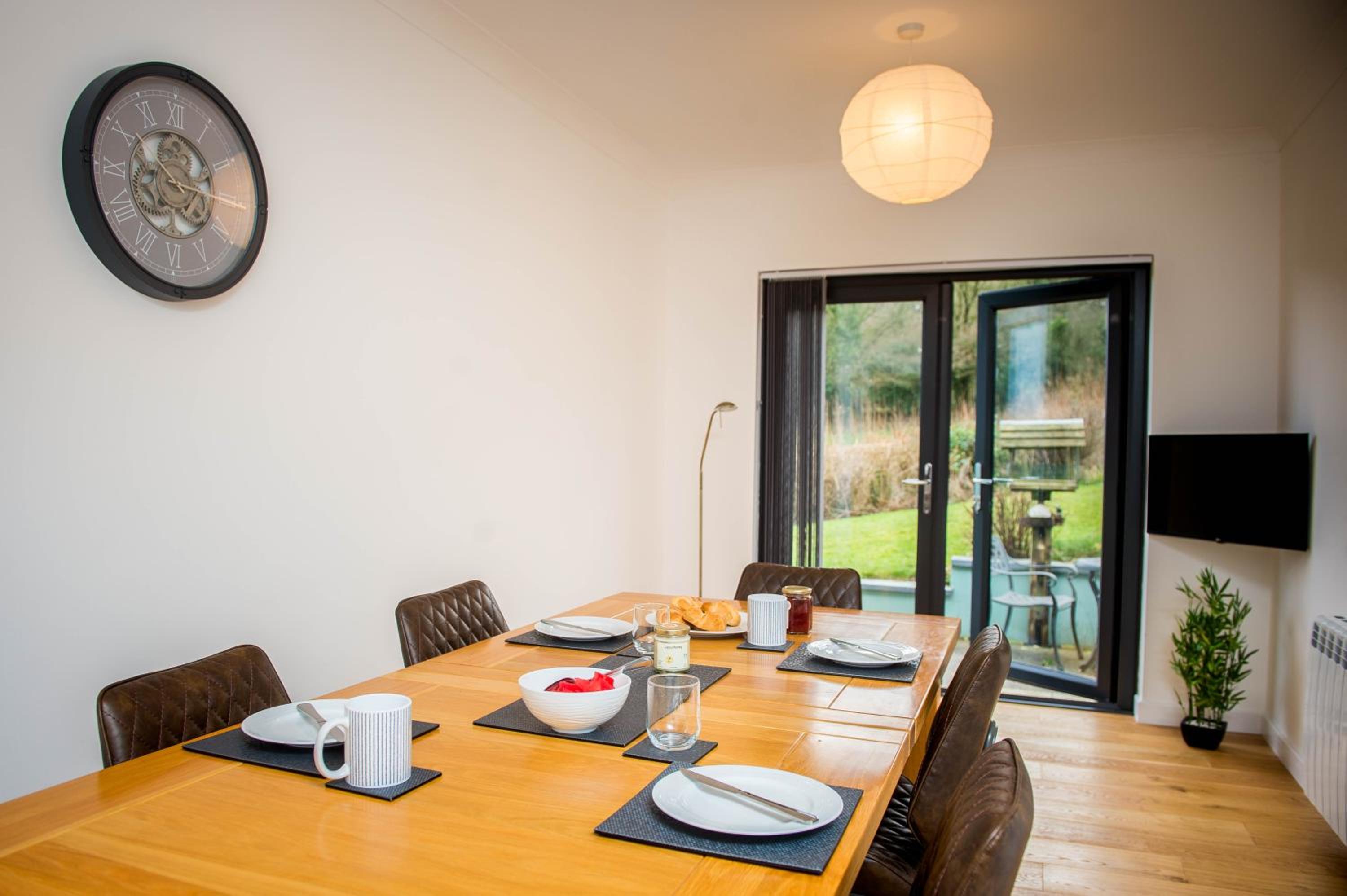 York Lodge- Spacious 3 bed bungalow with wonderful estuary views view 4